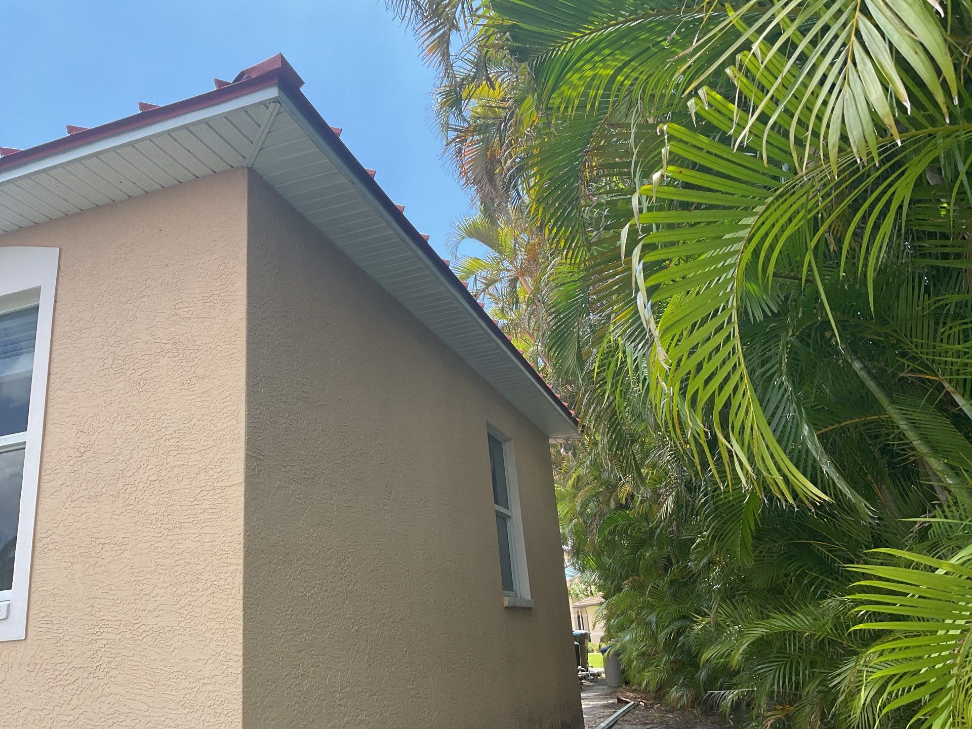 6 Inch Seamless Gutters using K-Style Seamless Gutters in Cape Coral FL by Gutter Professors