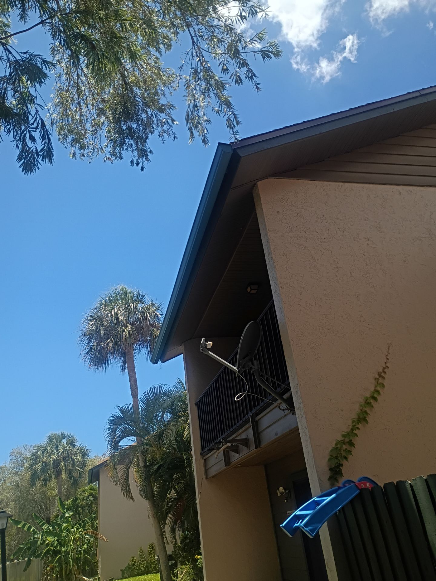 Leaf Guard using Gutter Guards & 3X4Downspoutsts in Sarasota FL by Gutter Professors