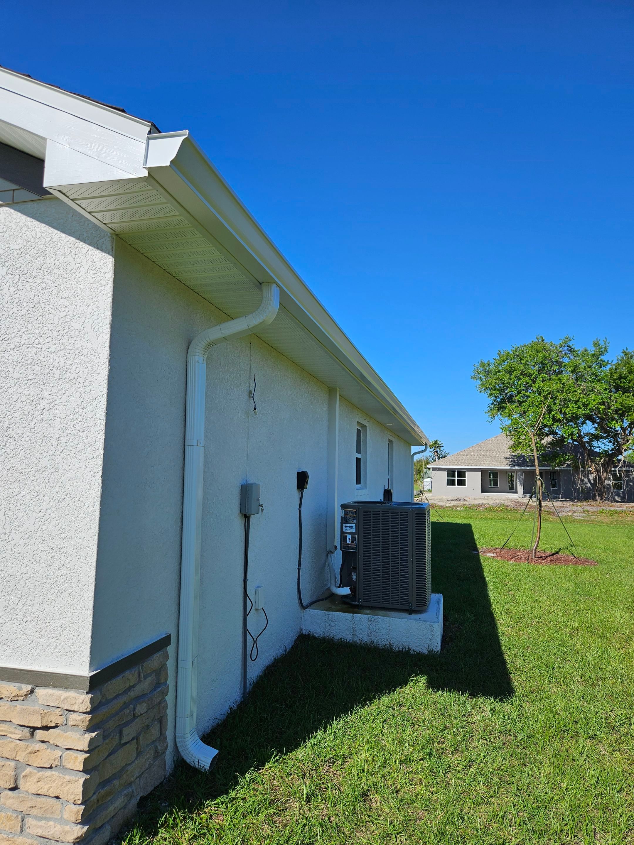 White K Style Seamless Gutters using 6 Inch Seamless Gutters in Ponta Gorda FL by Gutter Professors