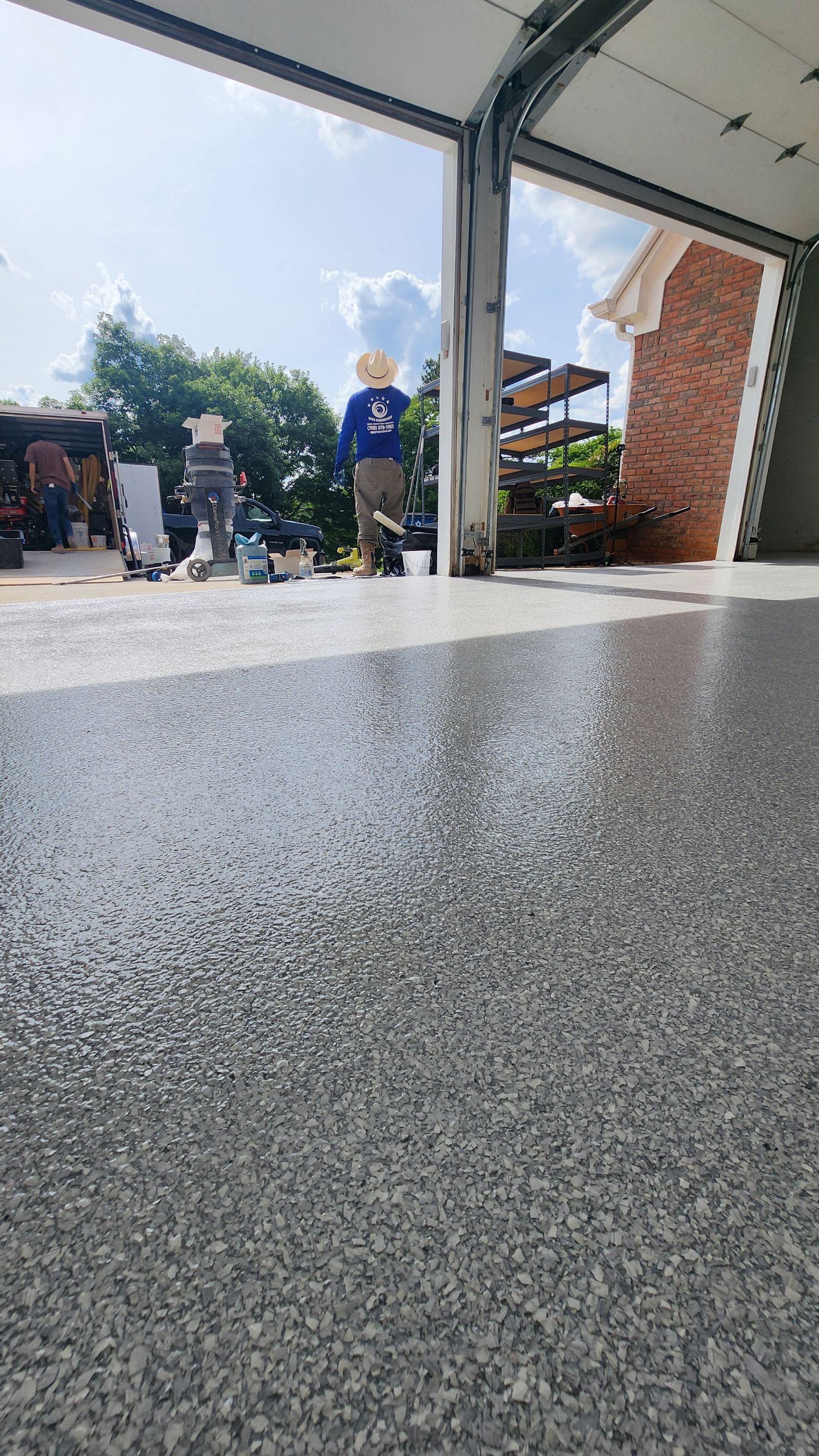 For those who love light colors we have the Schist flake by Opus Renovations 