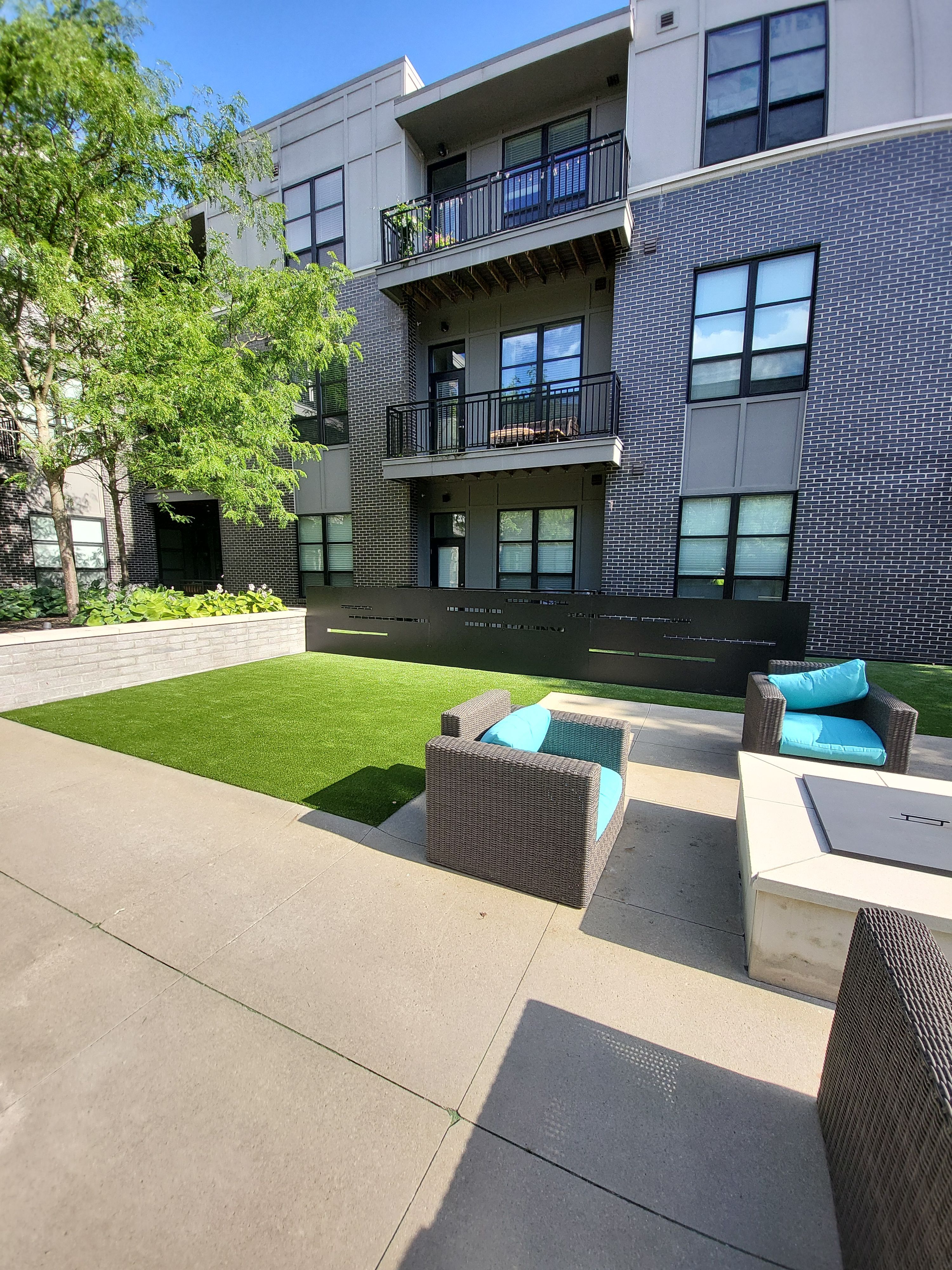 Above Garage Courtyard Synthetic Lawn @ The Broadview by Southwest Greens Midwest