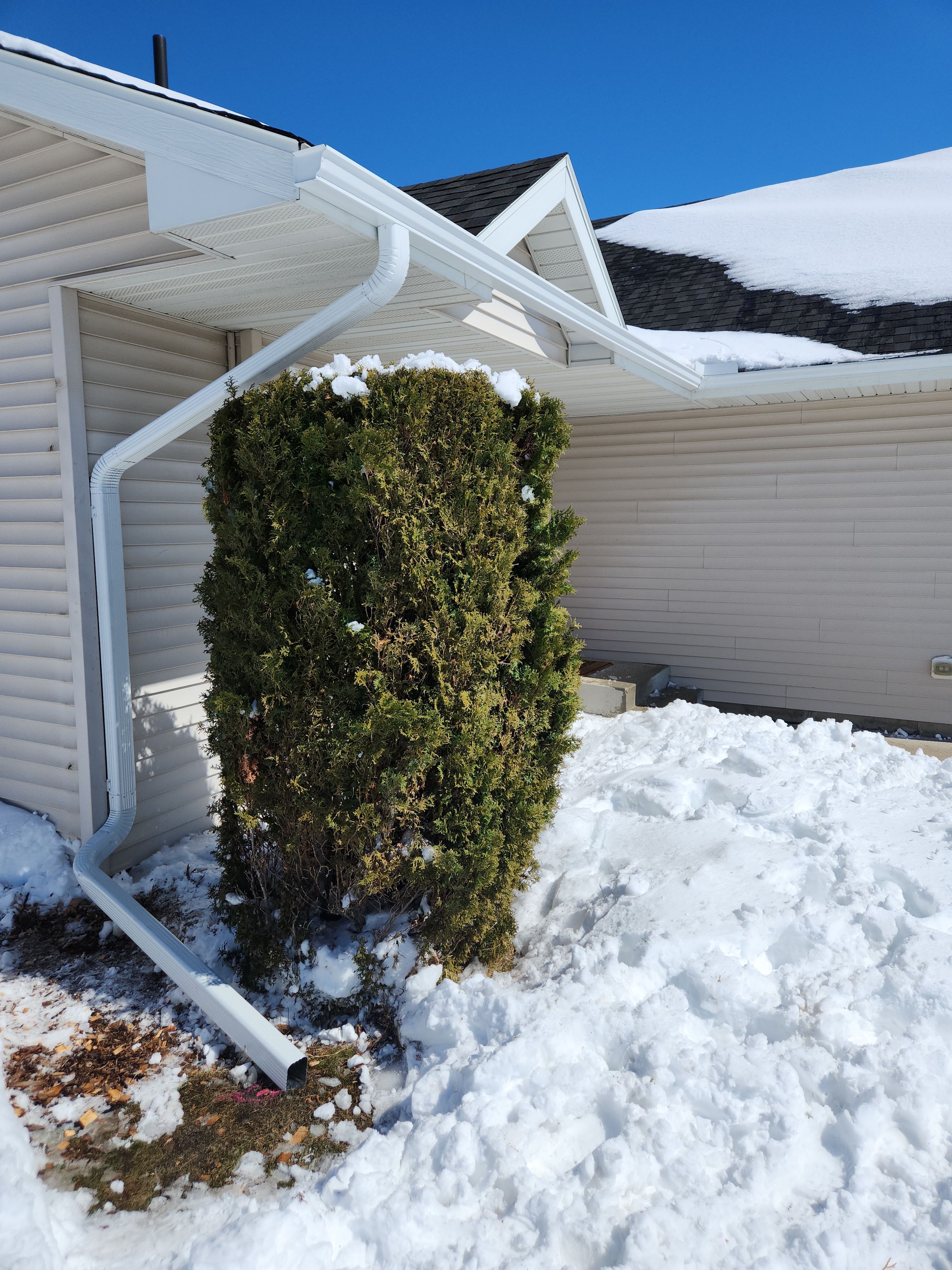 5" Gutters in Spicer by Next Level Seamless Gutters / Exteriors Inc.