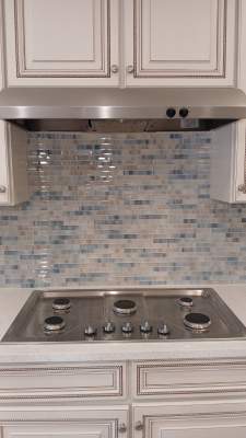 San Antonio Kitchen Remodel with Quartz Counters and Glass Backsplash