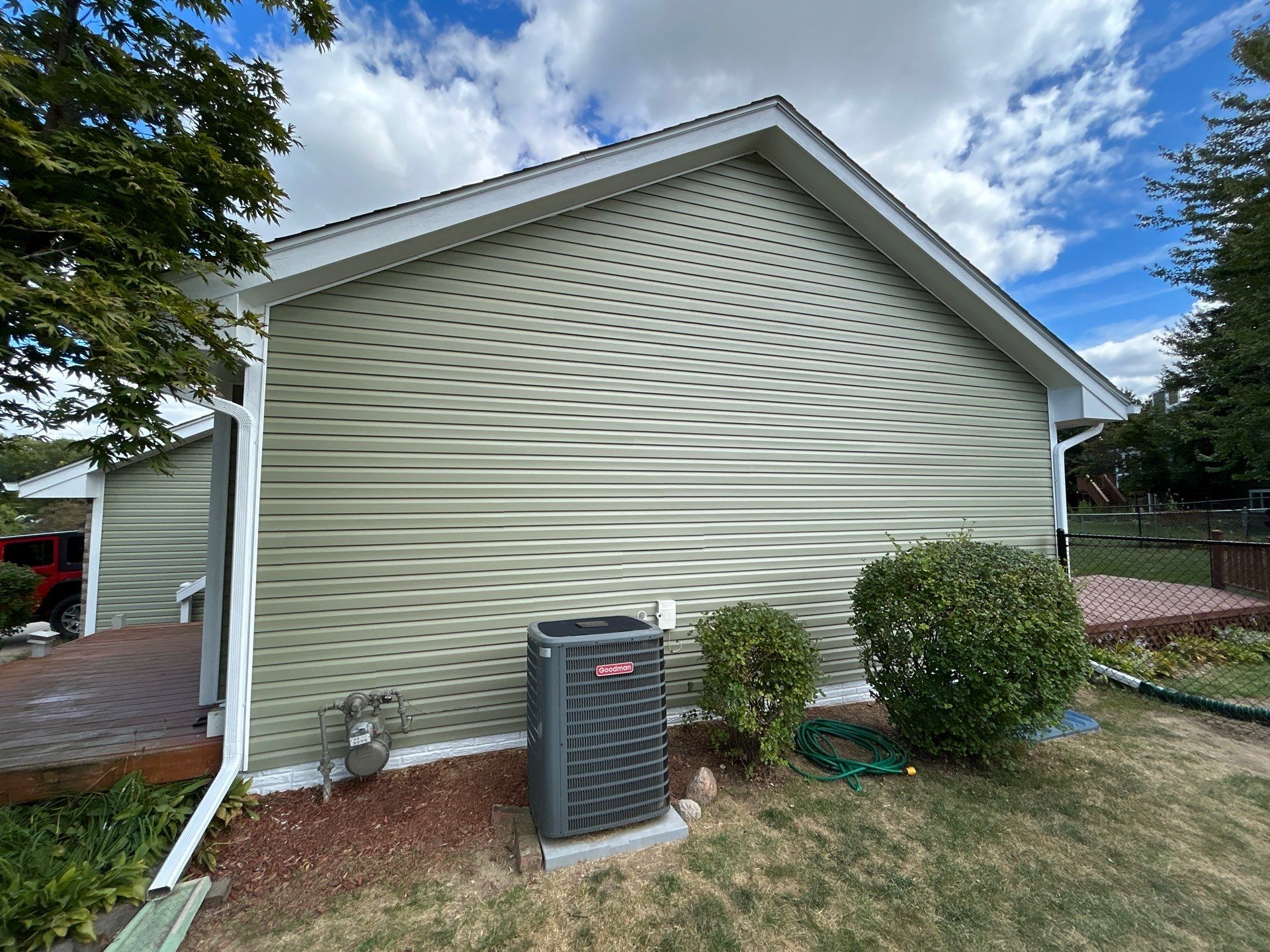 Vinyl siding in Pleasant Hill, IA by Blu Ember Properties