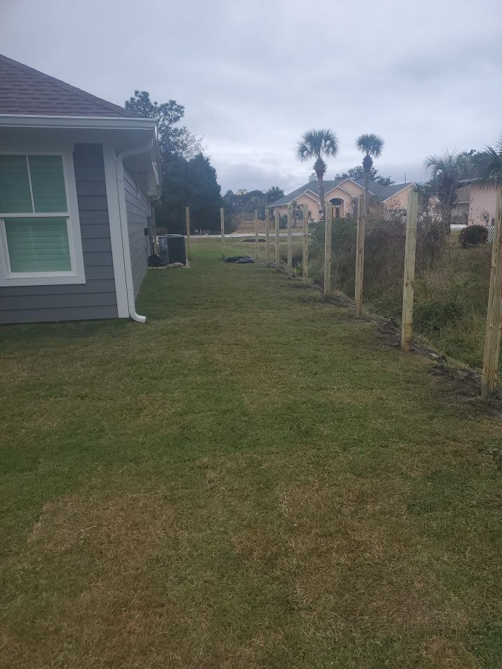 You can never go wrong with Horizontal by Hip Square Fence Inc.