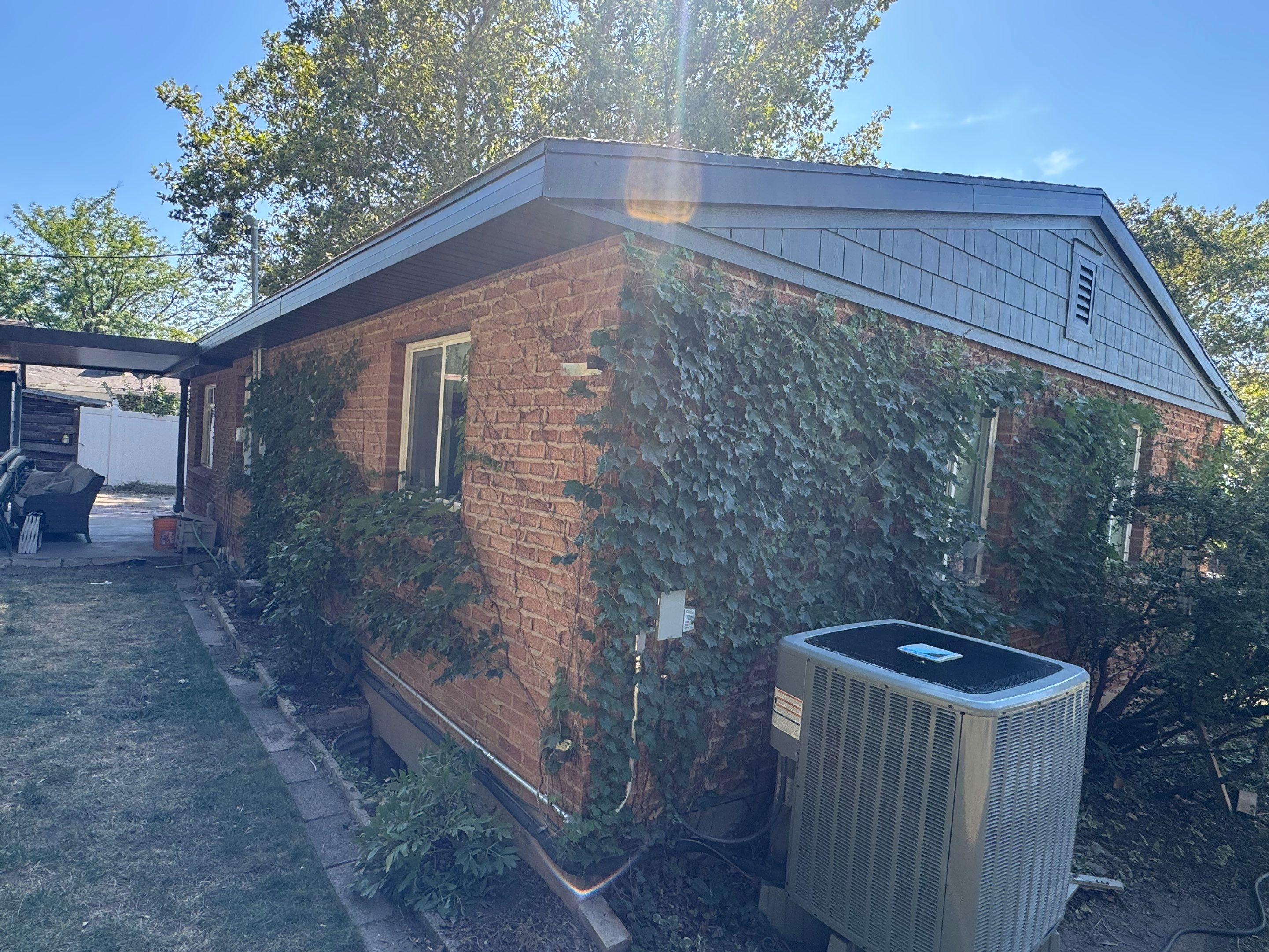 Bountiful | Hardie Mixed Siding & Detached Garage | Iron Gray by Ideal Siding Utah