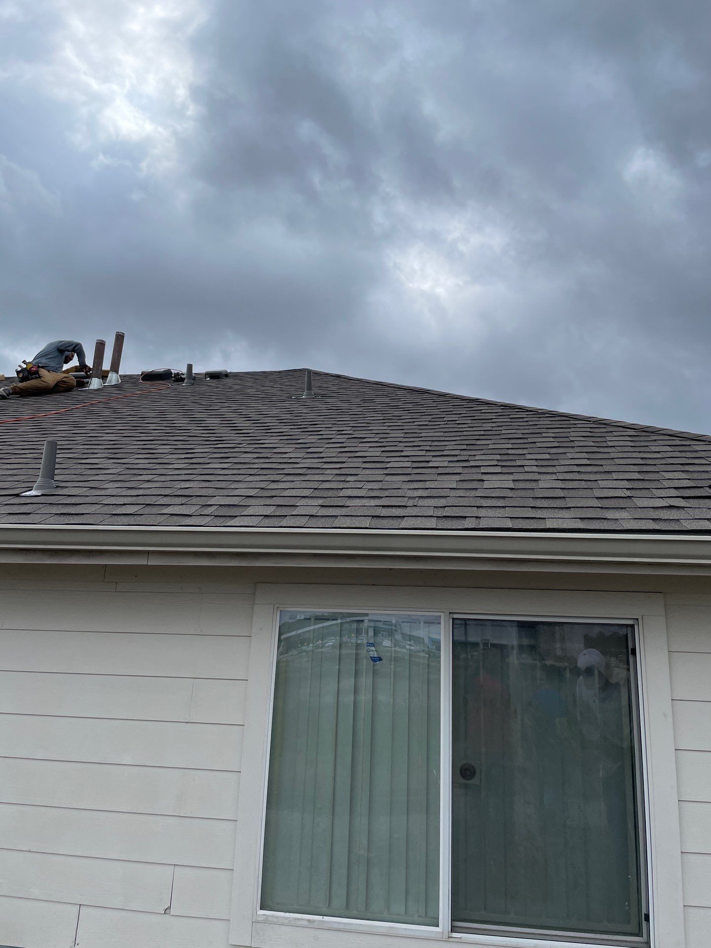 Residential Roofing Installation using Owen's Corning Duration (Lifetime) Shingles by Roof Repair Company