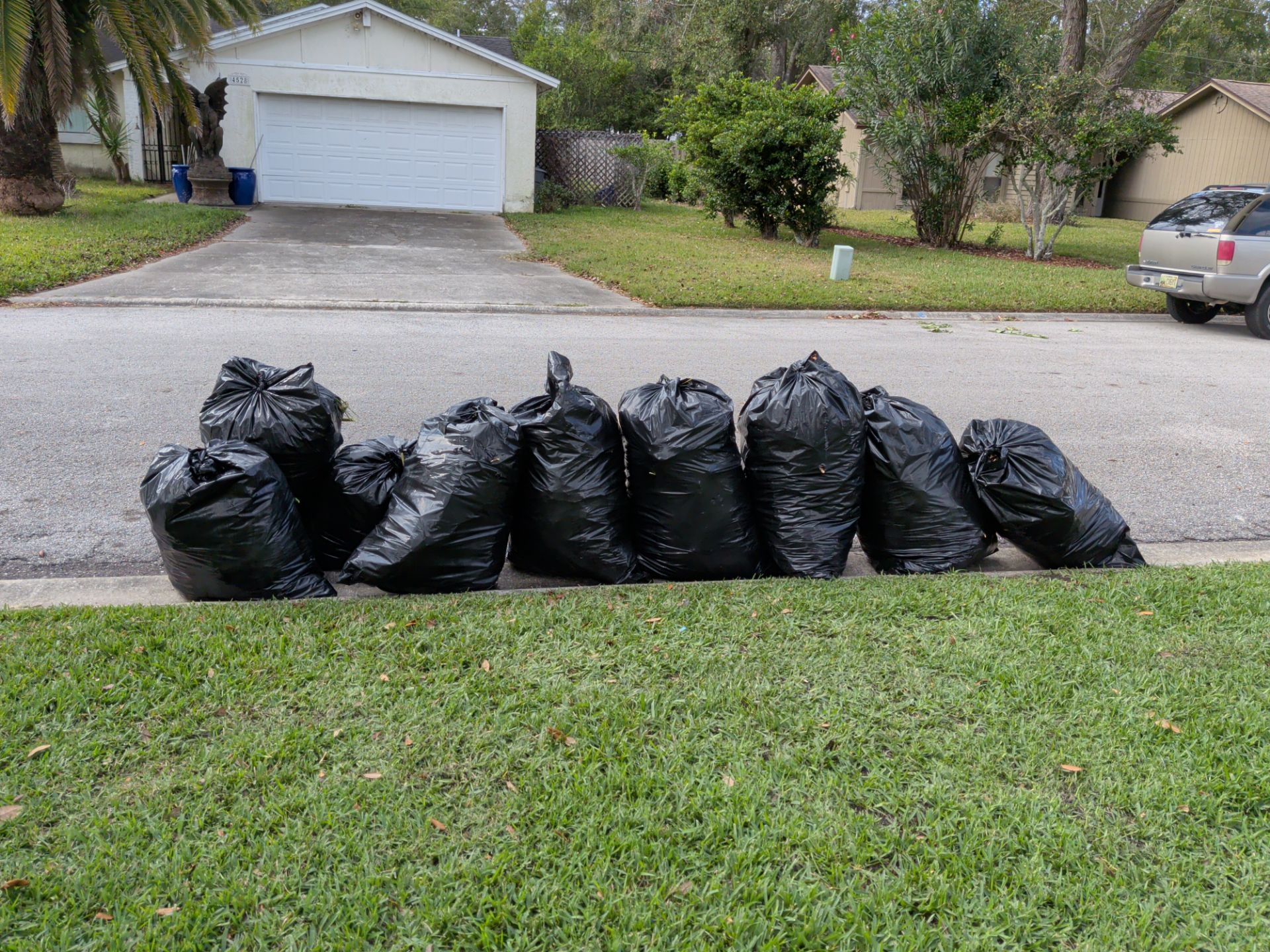 Flower Bed & Property Cleanup San Pablo area — Jacksonville Beaches, FL by Harmoni Home Services