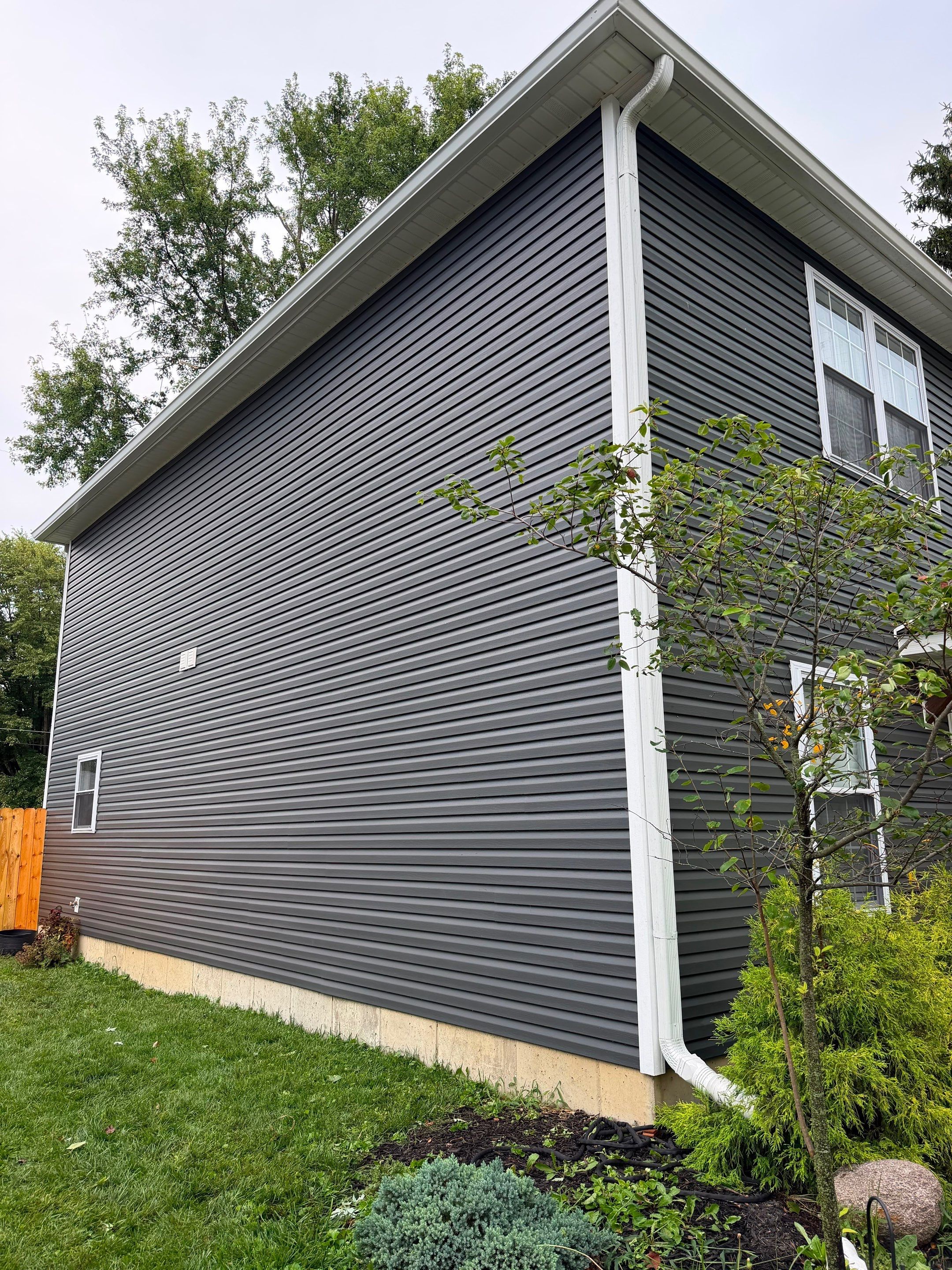 Provia Heartec Siding - Nightfall