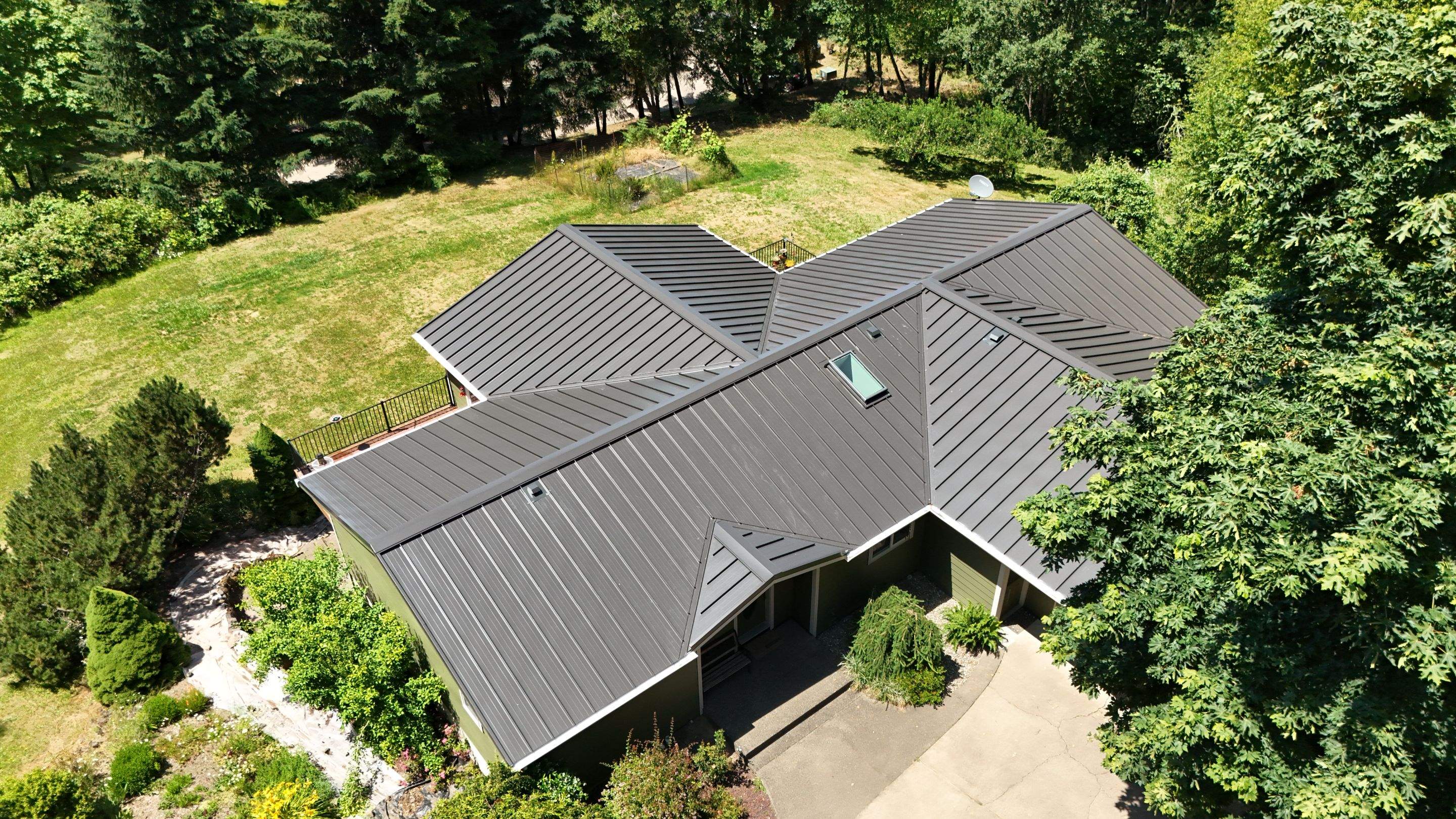 Metal | Roof Replacement in Woodland, WA 98674 by Valiant Roofing, LLC