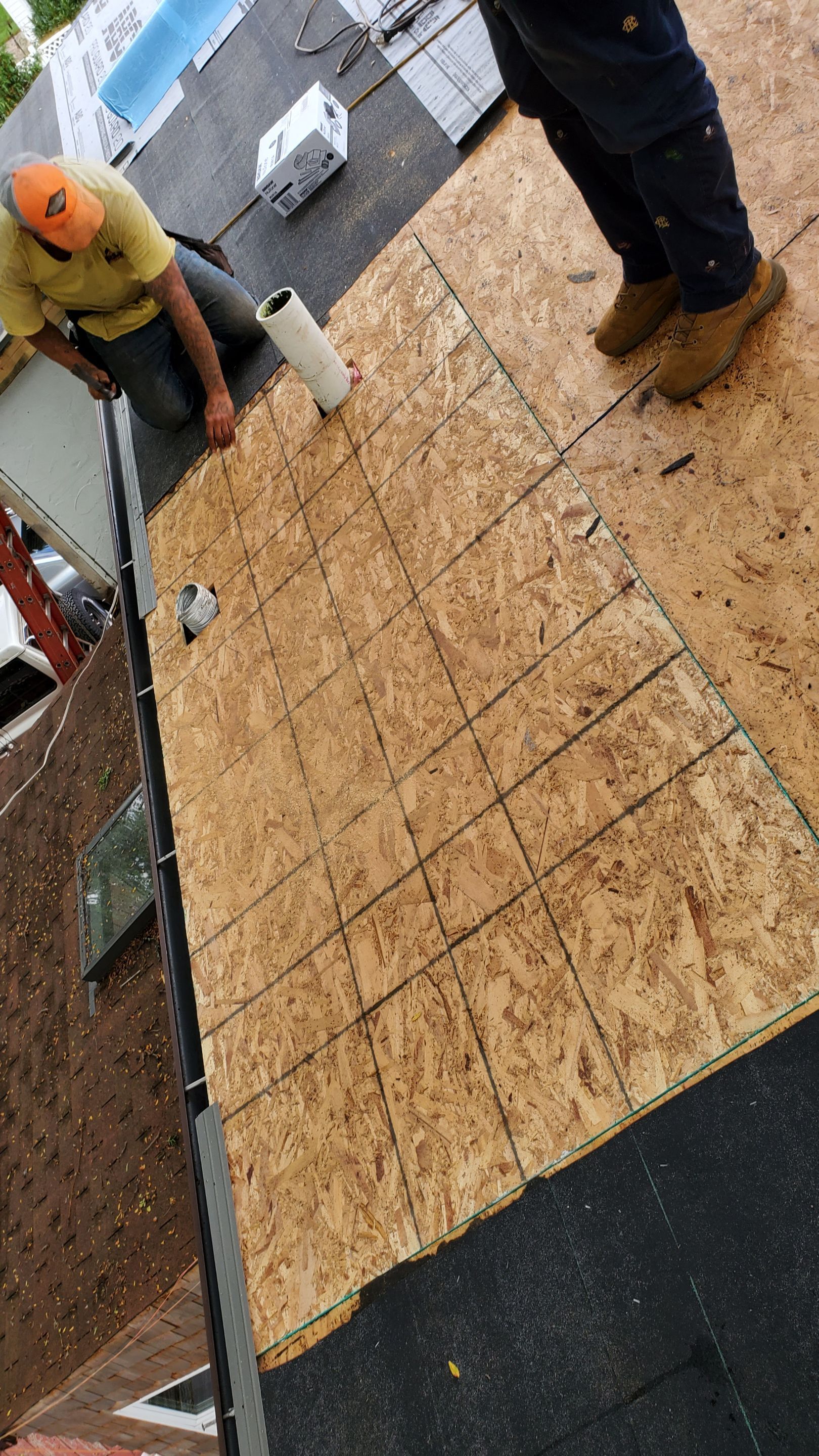 Residential Roofing Installation using Certainteed Belmont shingle by Absolute Roofing and Construction