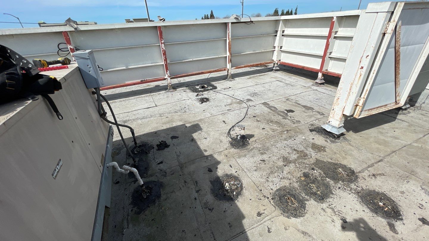 TPO single-ply roofing system using GAF Everguard 60 mil by Straight Edge Roofing Inc