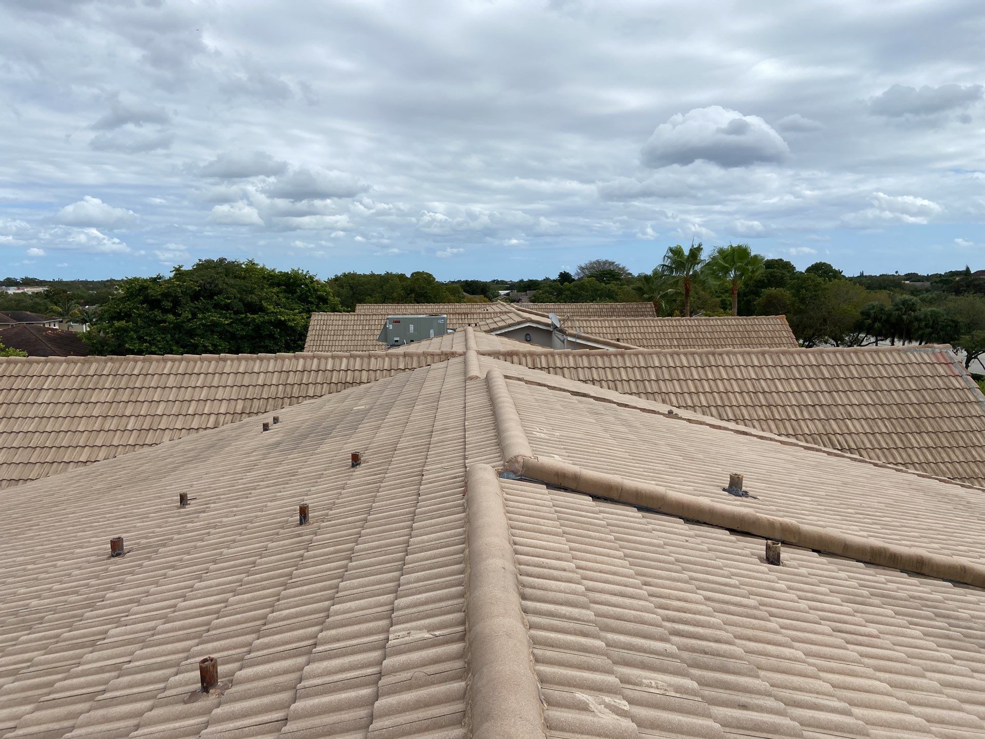Commercial Roof Cleaning Coral Springs by BKB Pressure Cleaning LLC