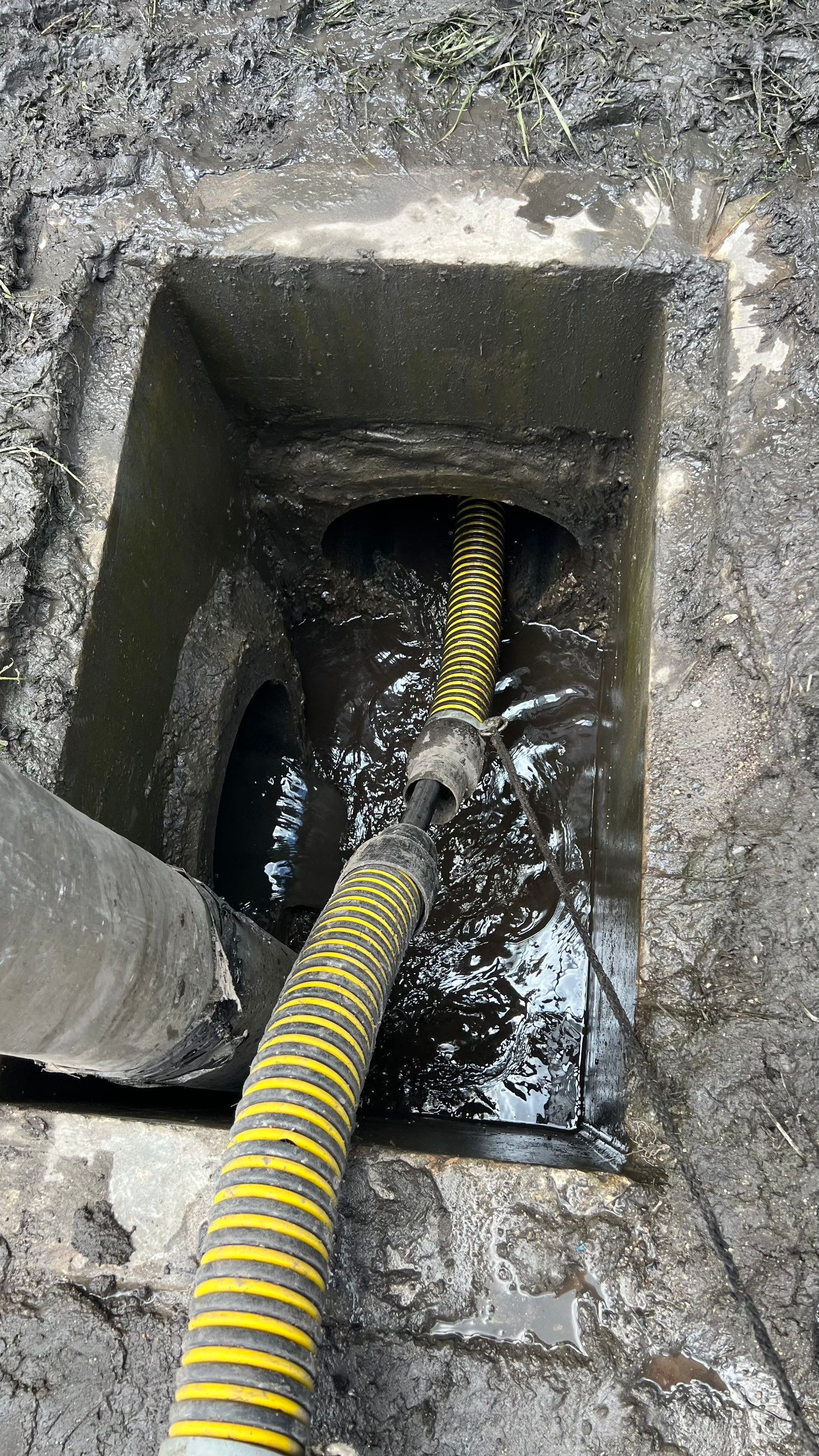 Naples Sunbelt Stormwater Catch Basin Cleaning by APS Power & Water