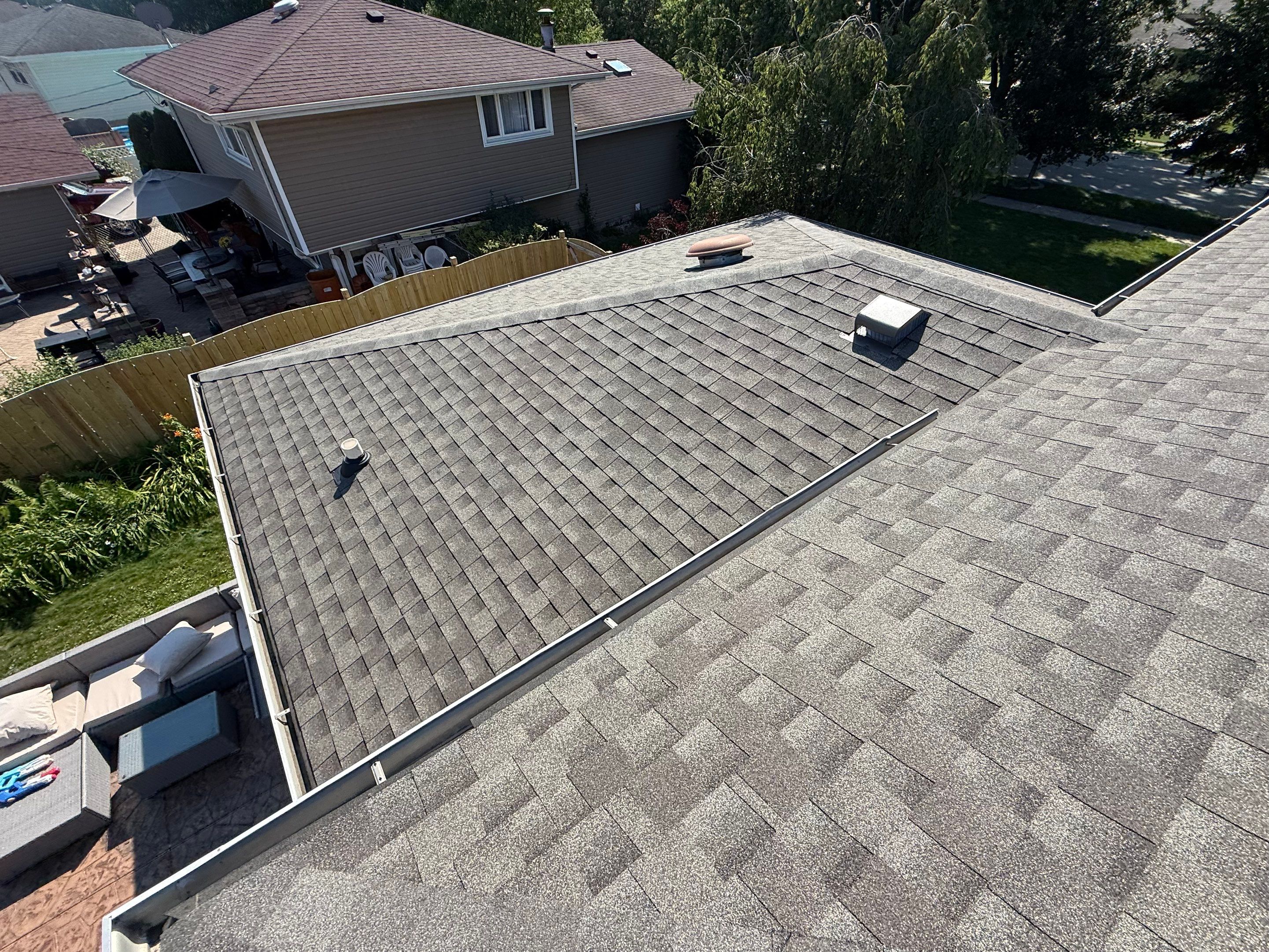 Roofing with GAF weathered wood by Optimal Home Improvement 