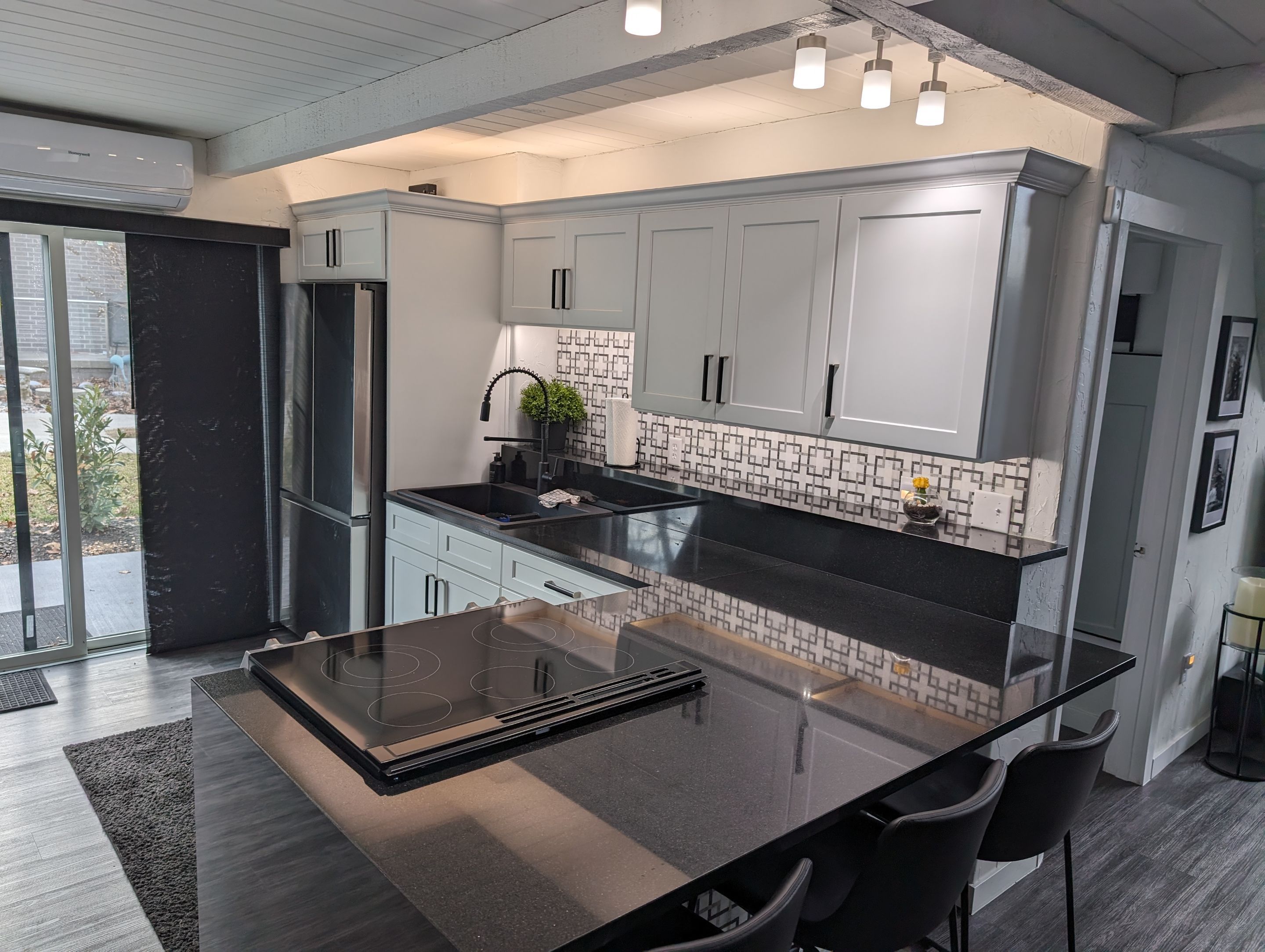 Kitchen Remodel using White Shaker Cabinetry by Kitchen Works LLC