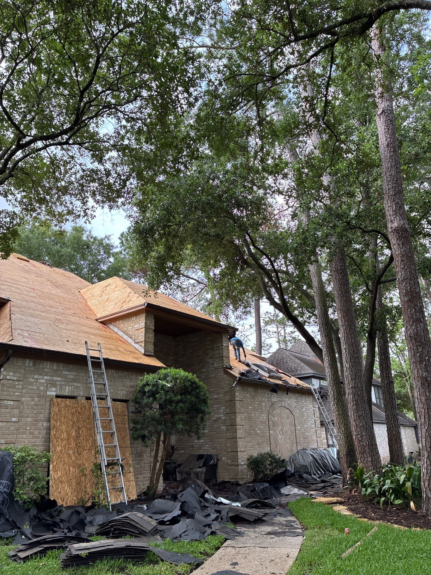 Roof Replacement in Memorial Northwest, Spring TX by Roof Repair Company