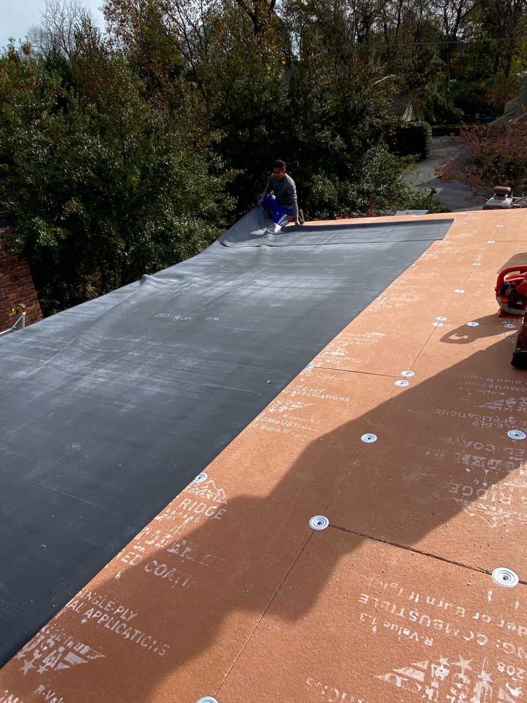 GAF Slateline Shingles with Copper Standing Seam and Flashings by Undersun Roofing 
