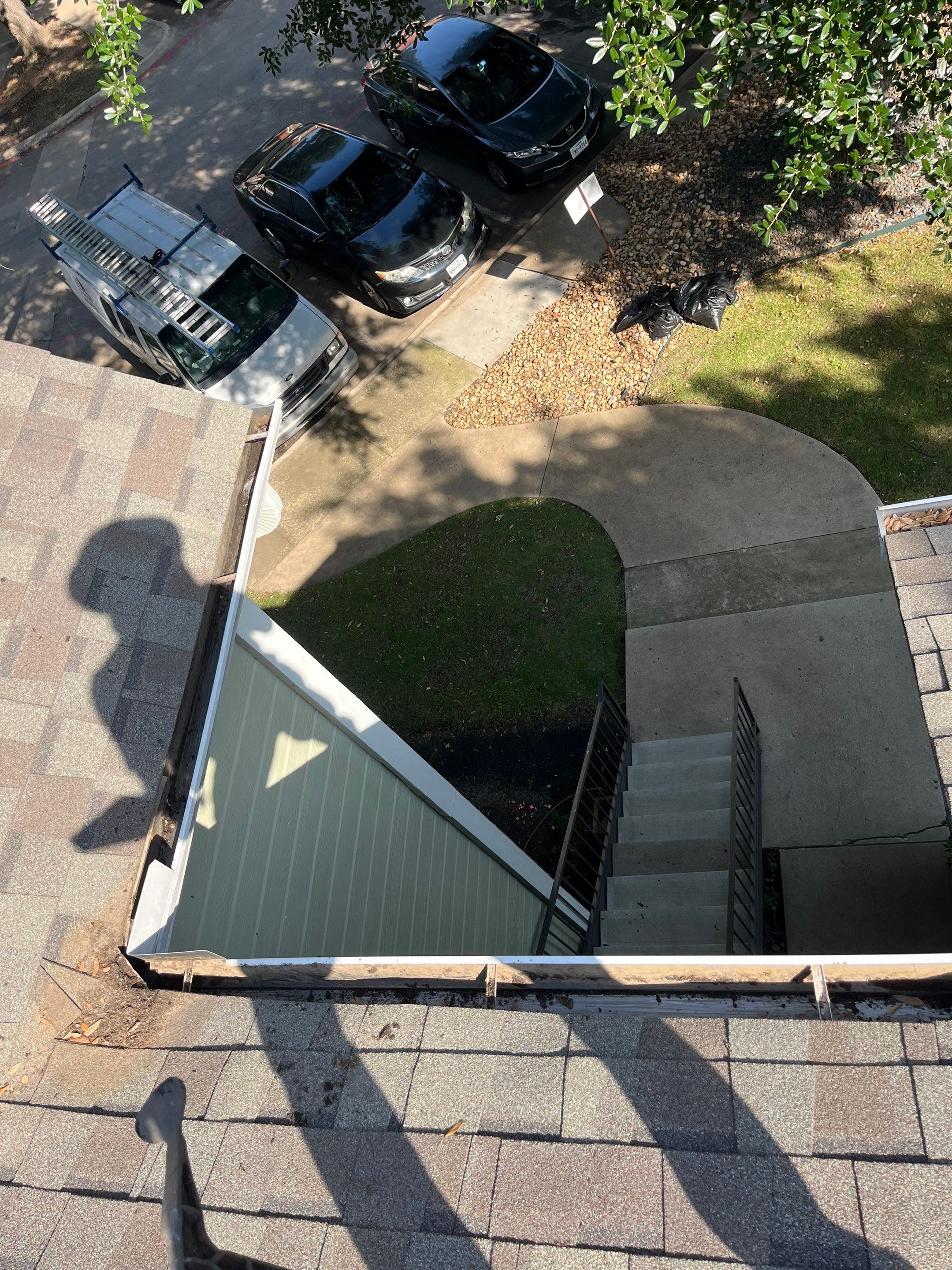 HOA gutter cleaning after photo.