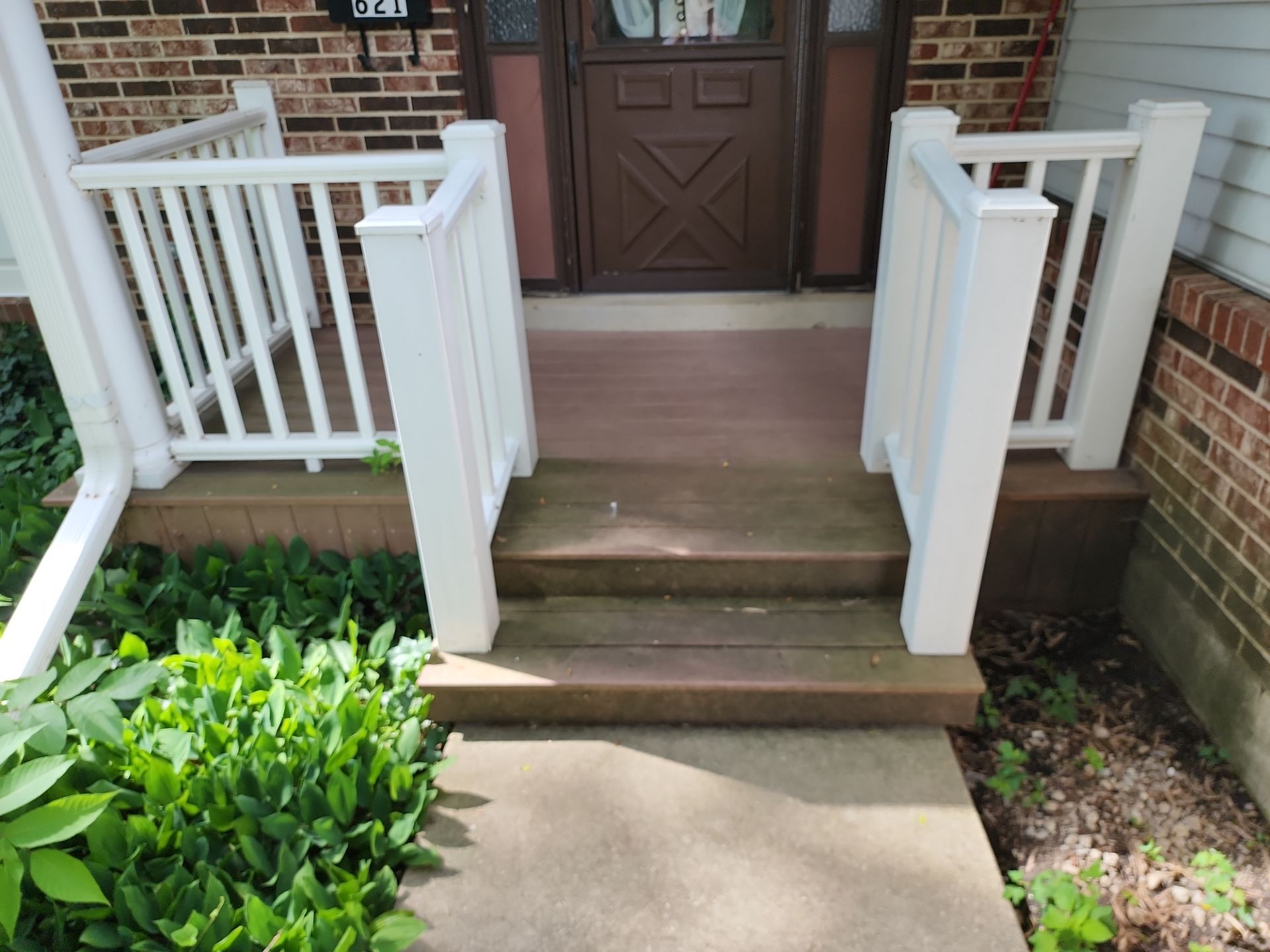 Palatine house wash and concrete power washing by Northern Power Washing LLC.