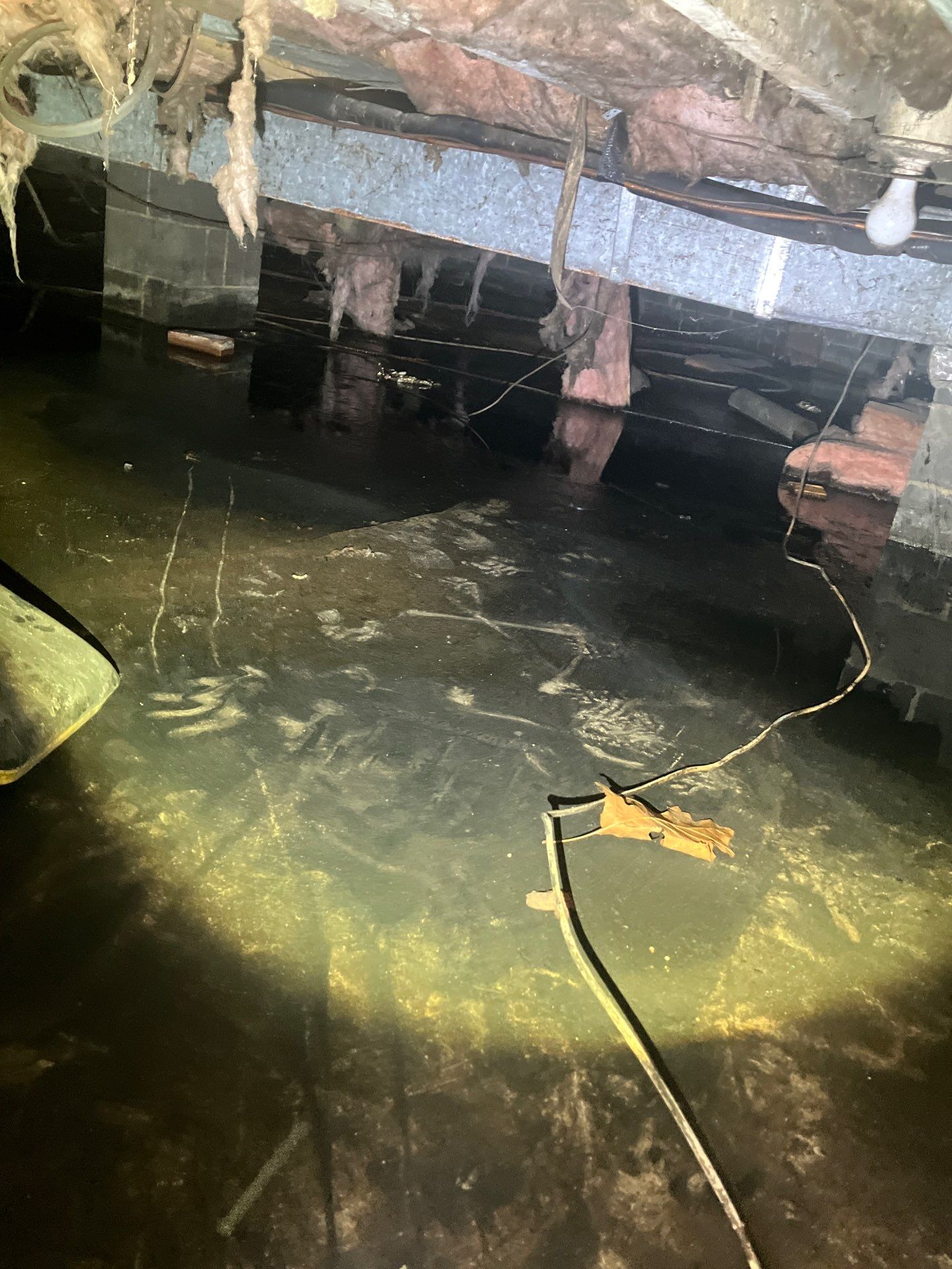 Crawl Space Water Mitigation in Tabernacle, NJ by Right On Time Restoration