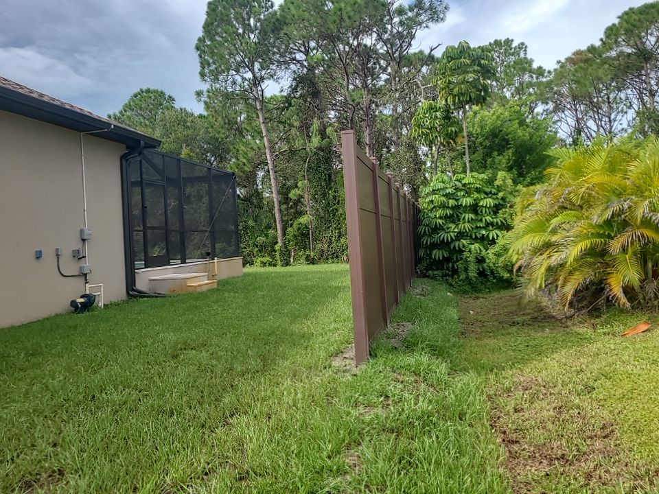 2650 Lemon Ave  by H&Y Fence