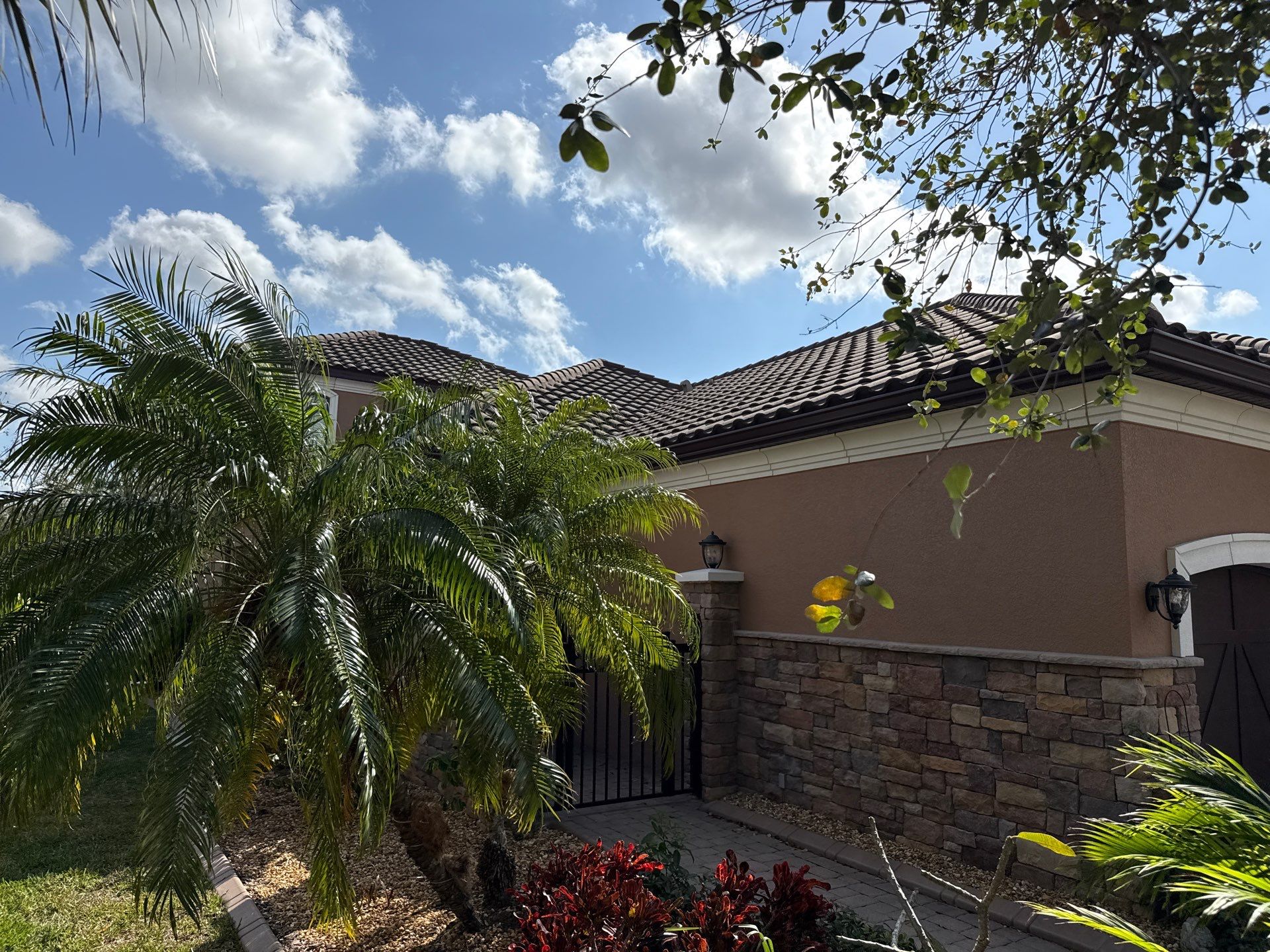 Tile Roof & Pool Deck Cleaning in Artisan Lakes Esplanade, Palmetto, FL – Sunshine AquaWash by Sunshine AquaWash
