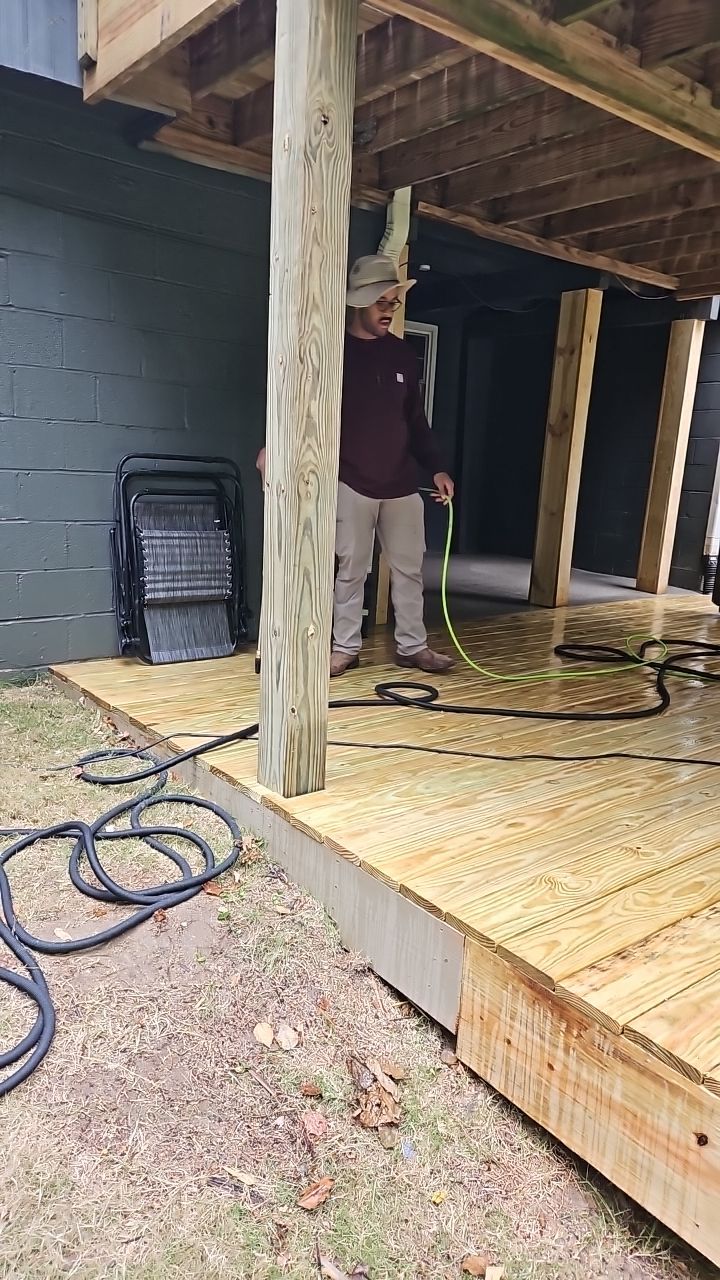 Windsor Blvd - Deck Installation by Pillar and Pine