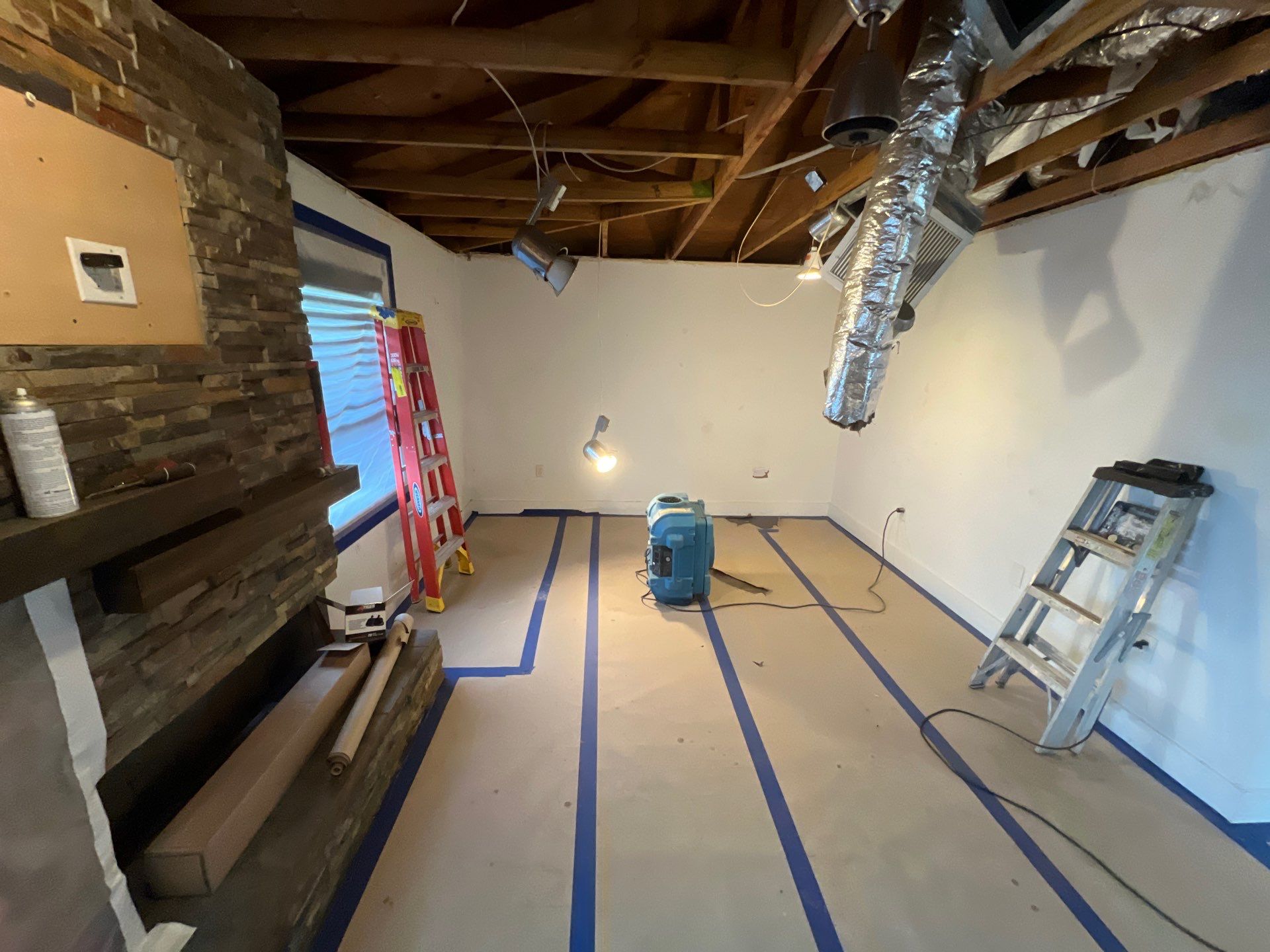 Windstorm Damage & Multi-Room Water Mitigation in St. Petersburg by Right On Time Restoration