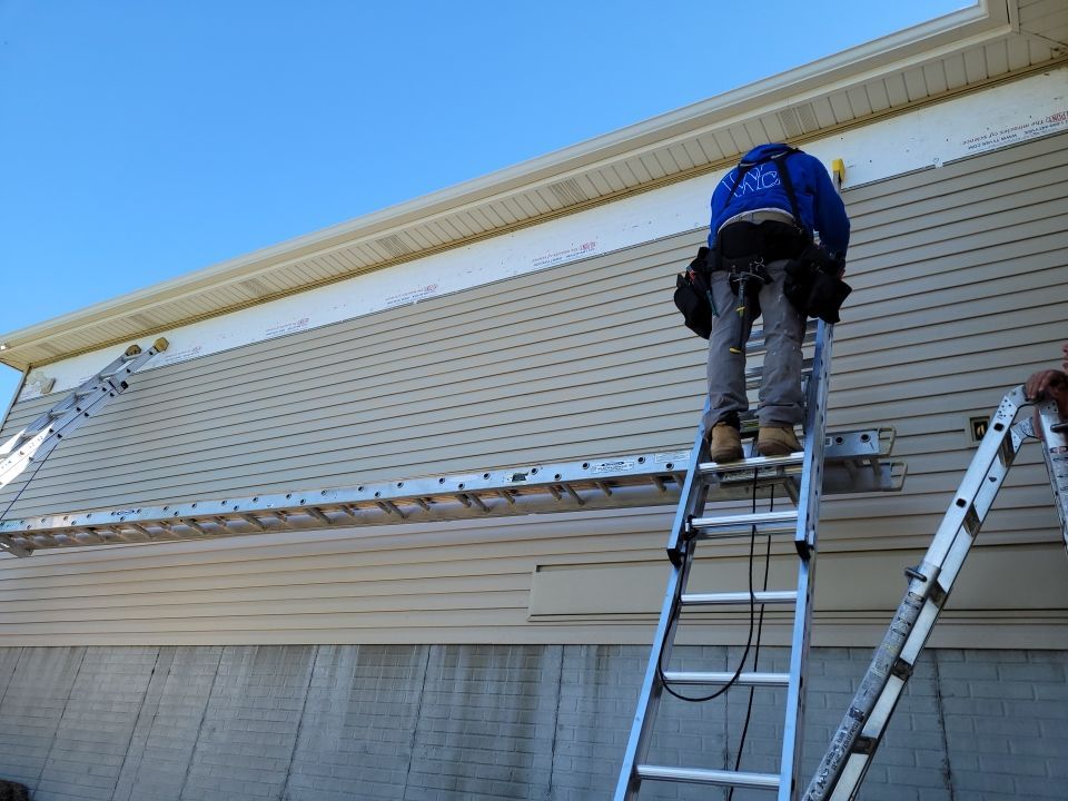 Residential Re-Roof using Landmark Shingles by White Castle Roofing