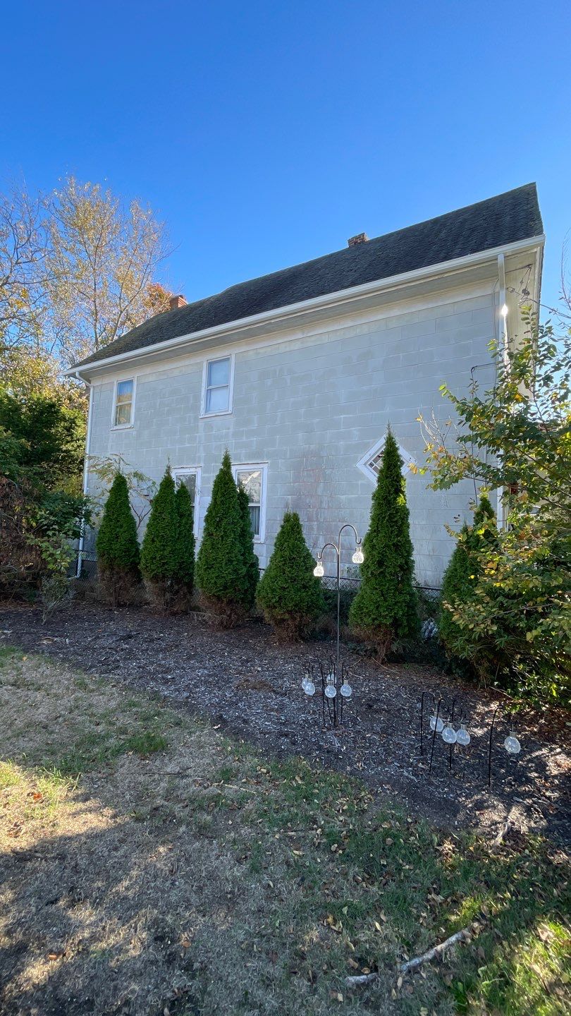 Full House Installation 5" white seamless gutters 2x3 leaders using 5"white K style seamless gutters and 2x3 white leaders by Above All Gutters 