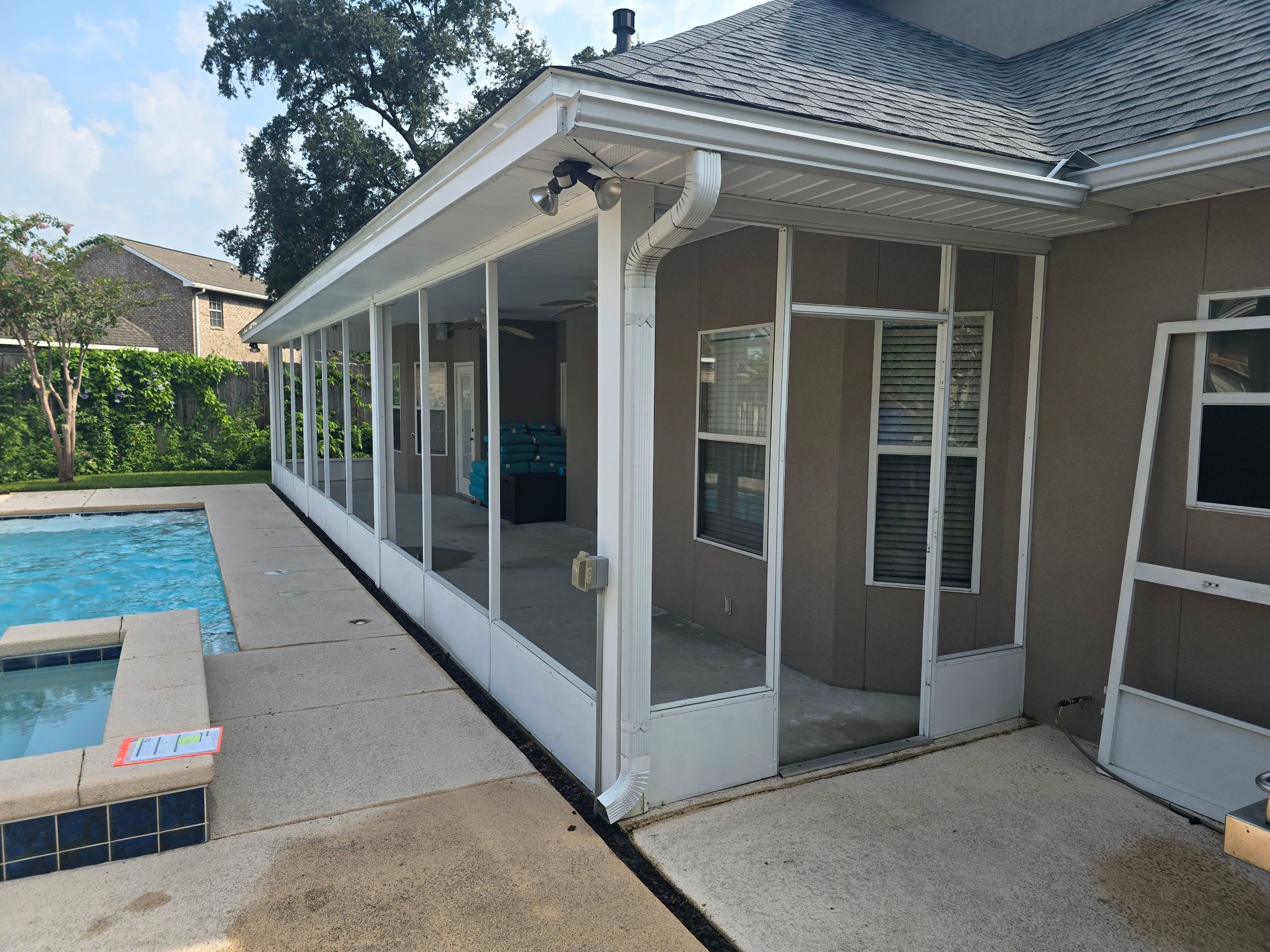 Poolside Glass Under in Fort Walton Beach by Titan Sunrooms