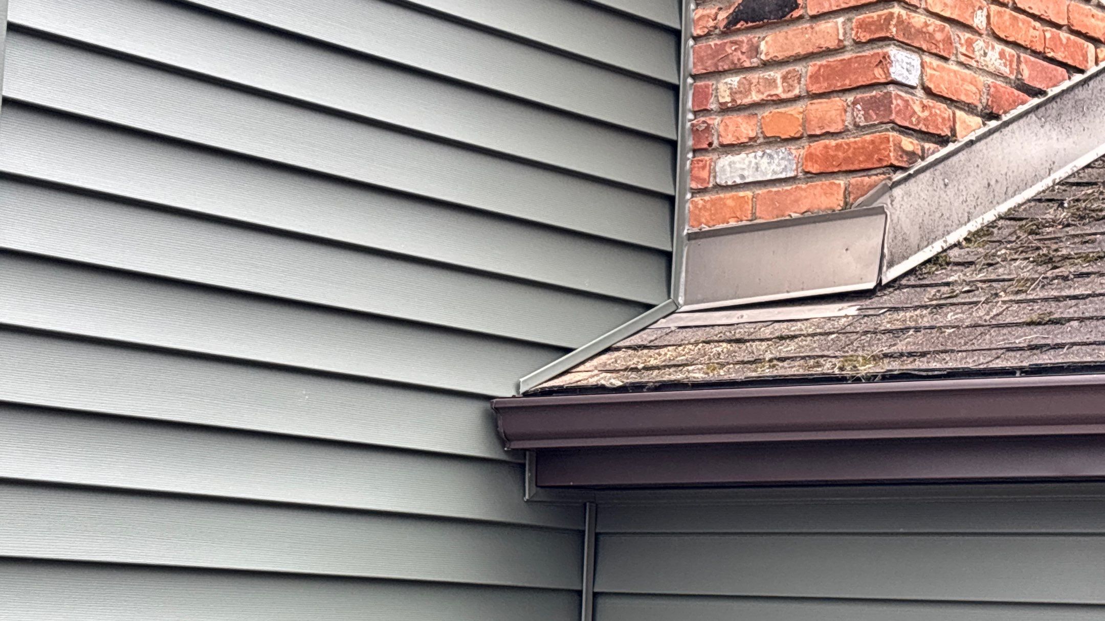 Siding Replacement using Alside Charter Oak D4.5" Deep Moss by 180 Contractors