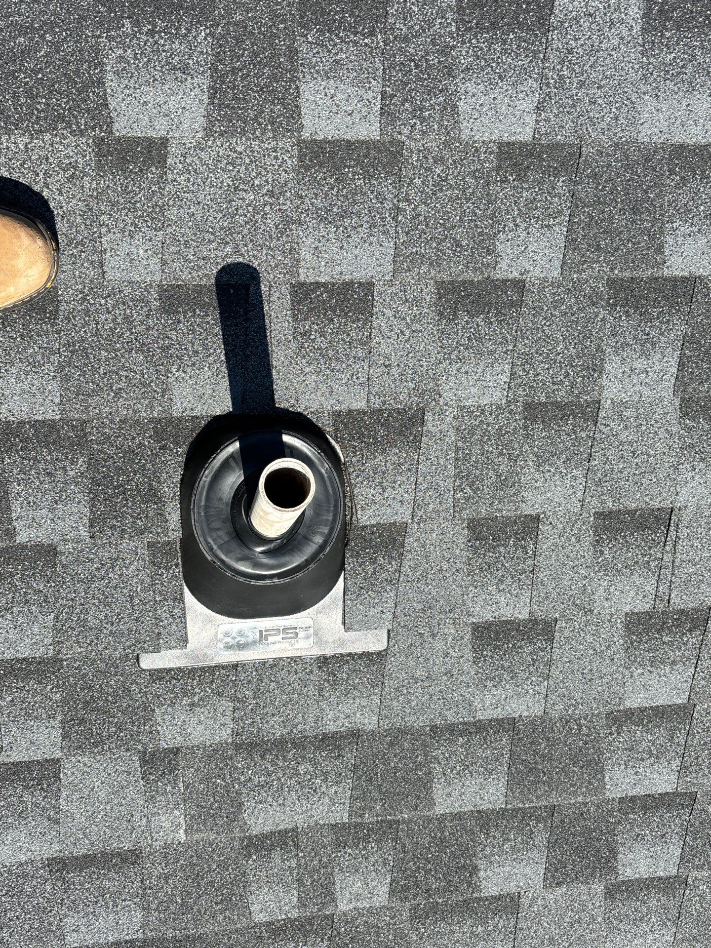 GAF HDZ - Charcoal by Linta Roofing