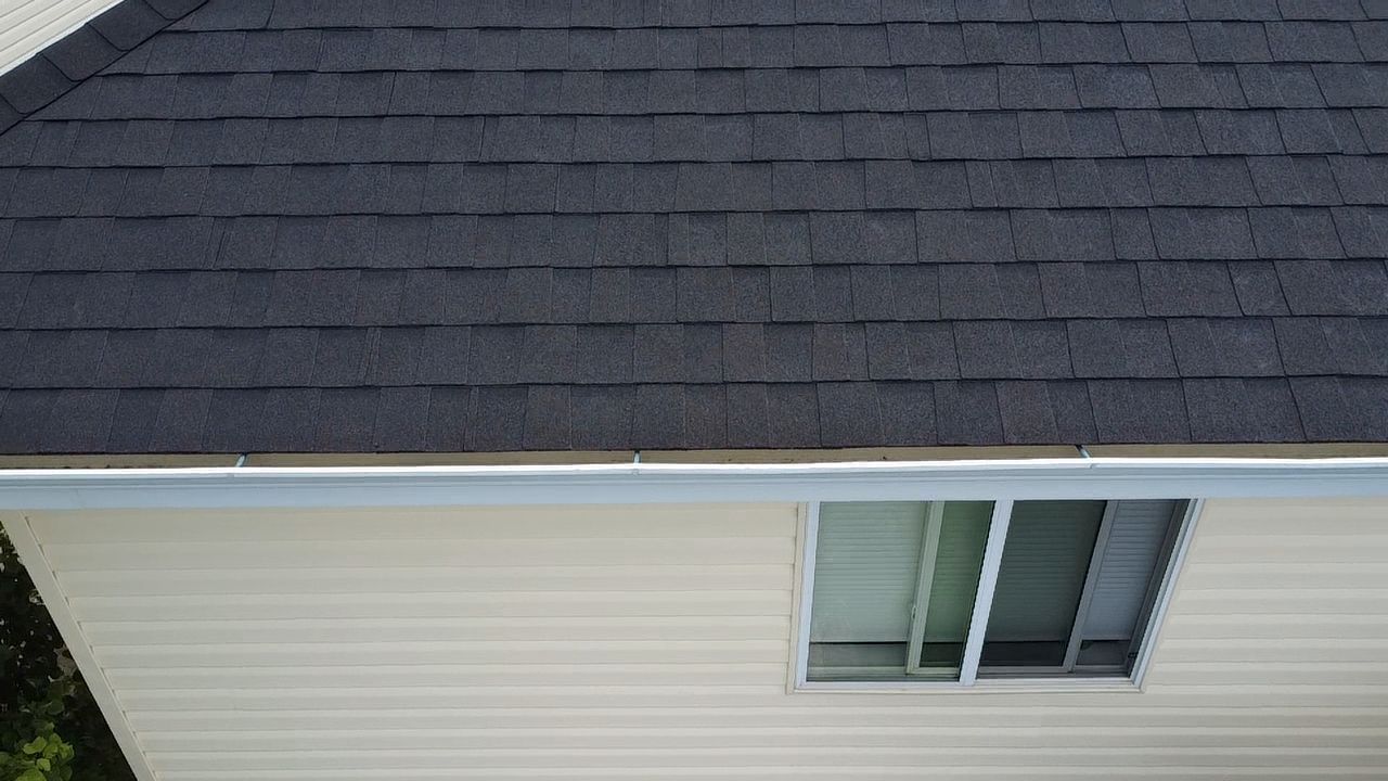 Kanji on Signature  by 2thetop Roofing