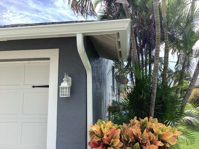 White K Style Seamless Gutters using Aluminum Seamless Gutters in Cape Coral FL