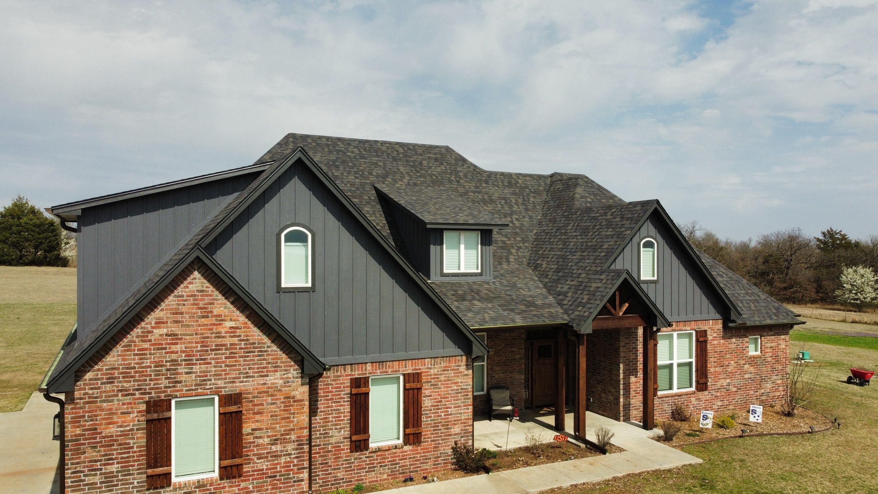 Owens Corning - Black Sable by Frontline Roofing and Construction