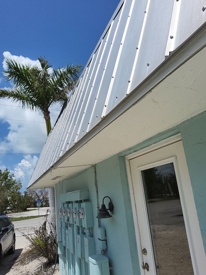 7-Inch Seamless Gutters in Sanibel FL by Gutter Professor by Gutter Professors