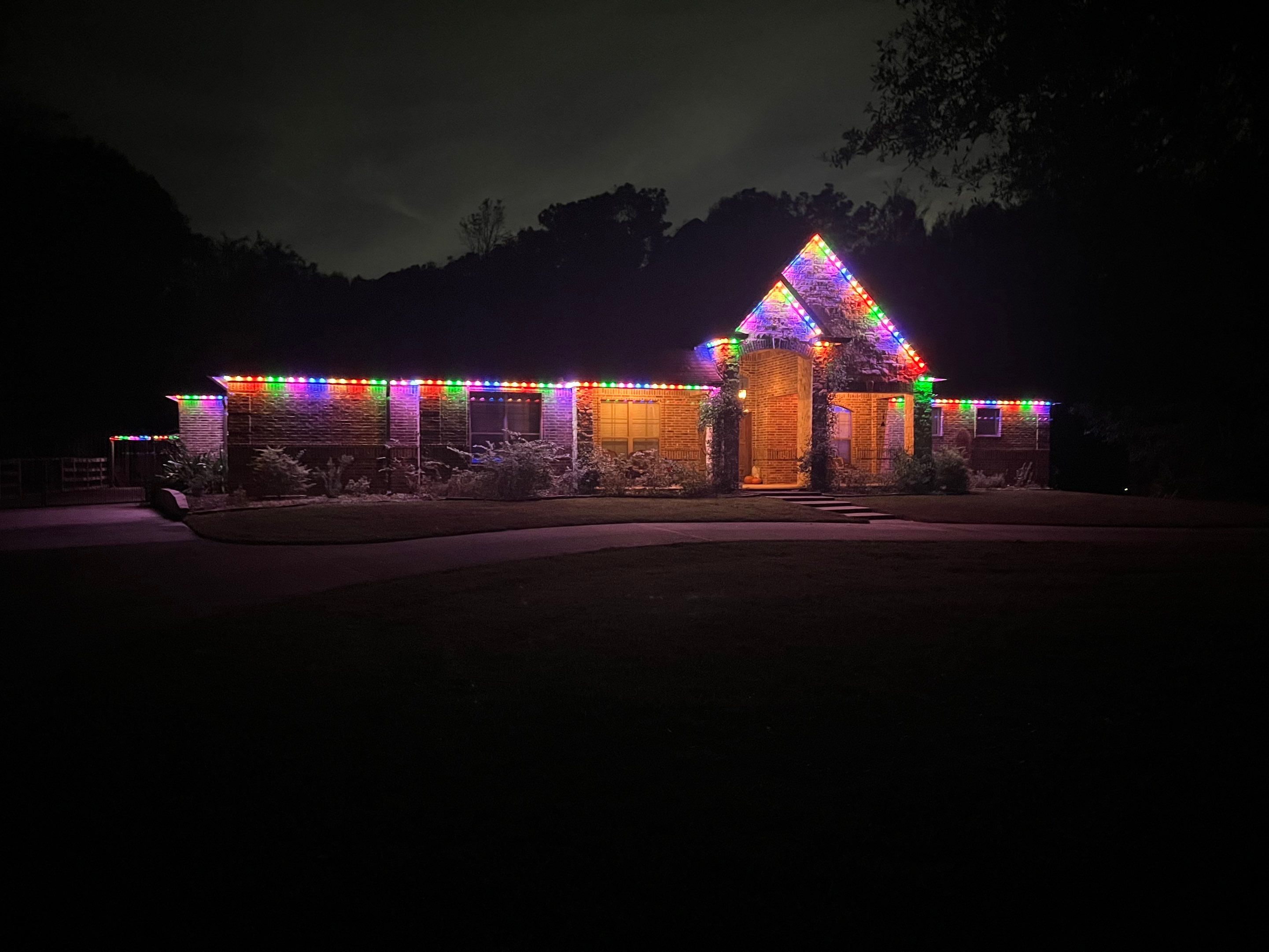 440' Oelo Permanent Holiday Lights by Sirius Roofing