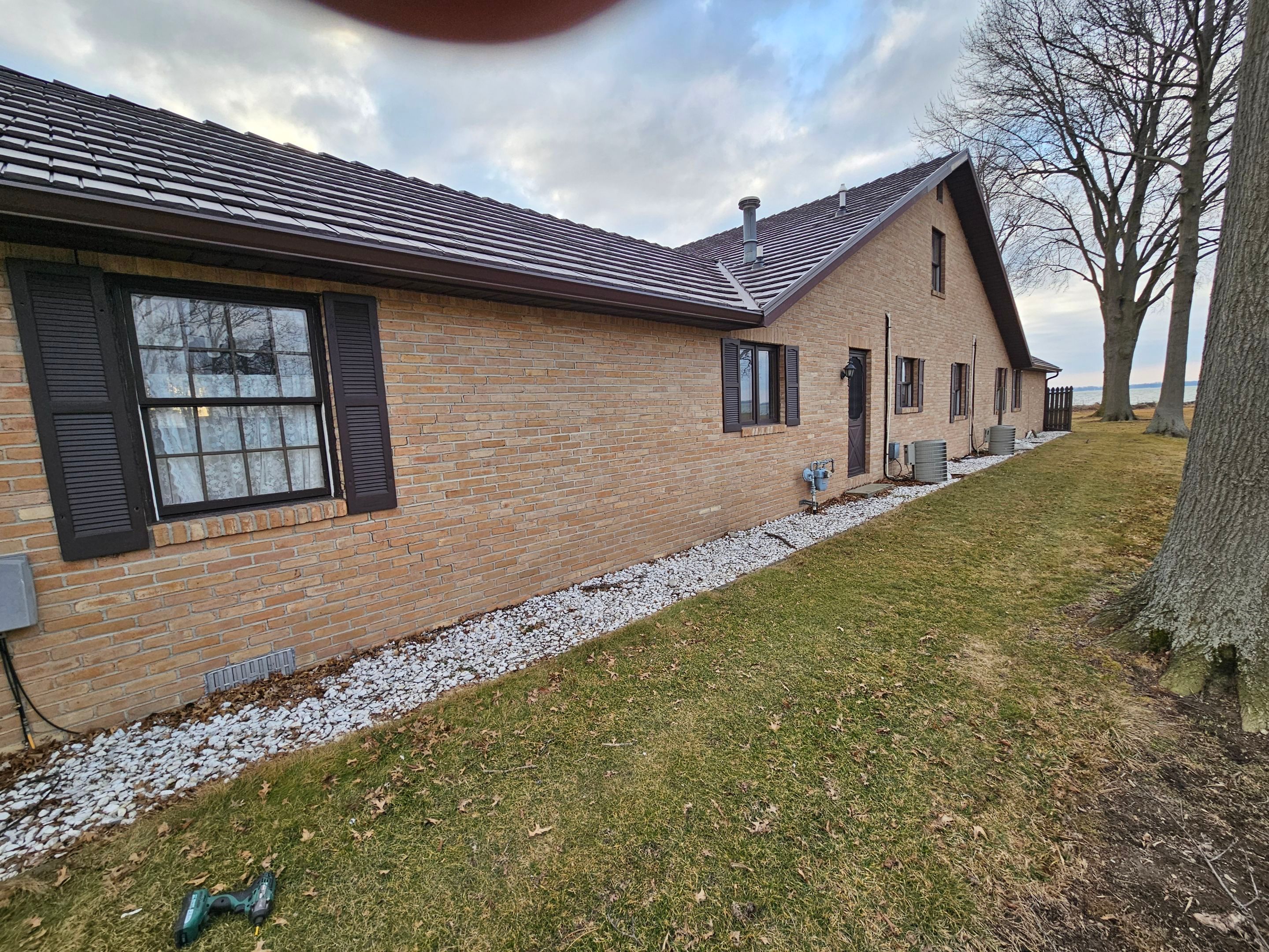 Residential Roofing Installation using Great American Shake - Mustang Brown by Nitro Roofing and Construction