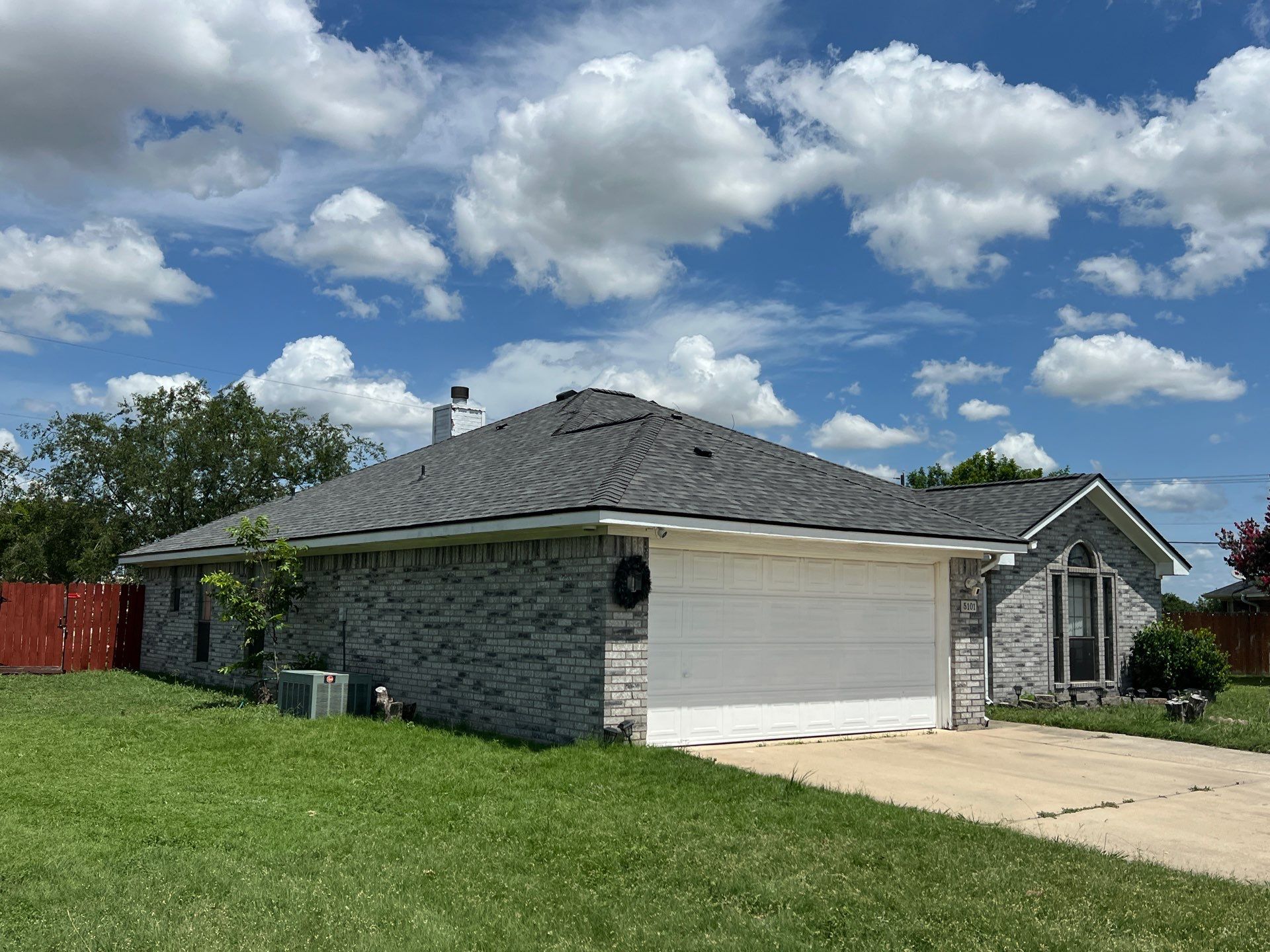 Estate Gray - Owens Corning TruDefinition Duration by RoofsOnly.com