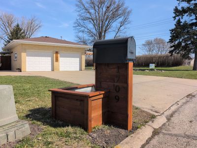 Custom Cedar Wood Privacy Fence with Double Gates and Integrated Planter Mailbox