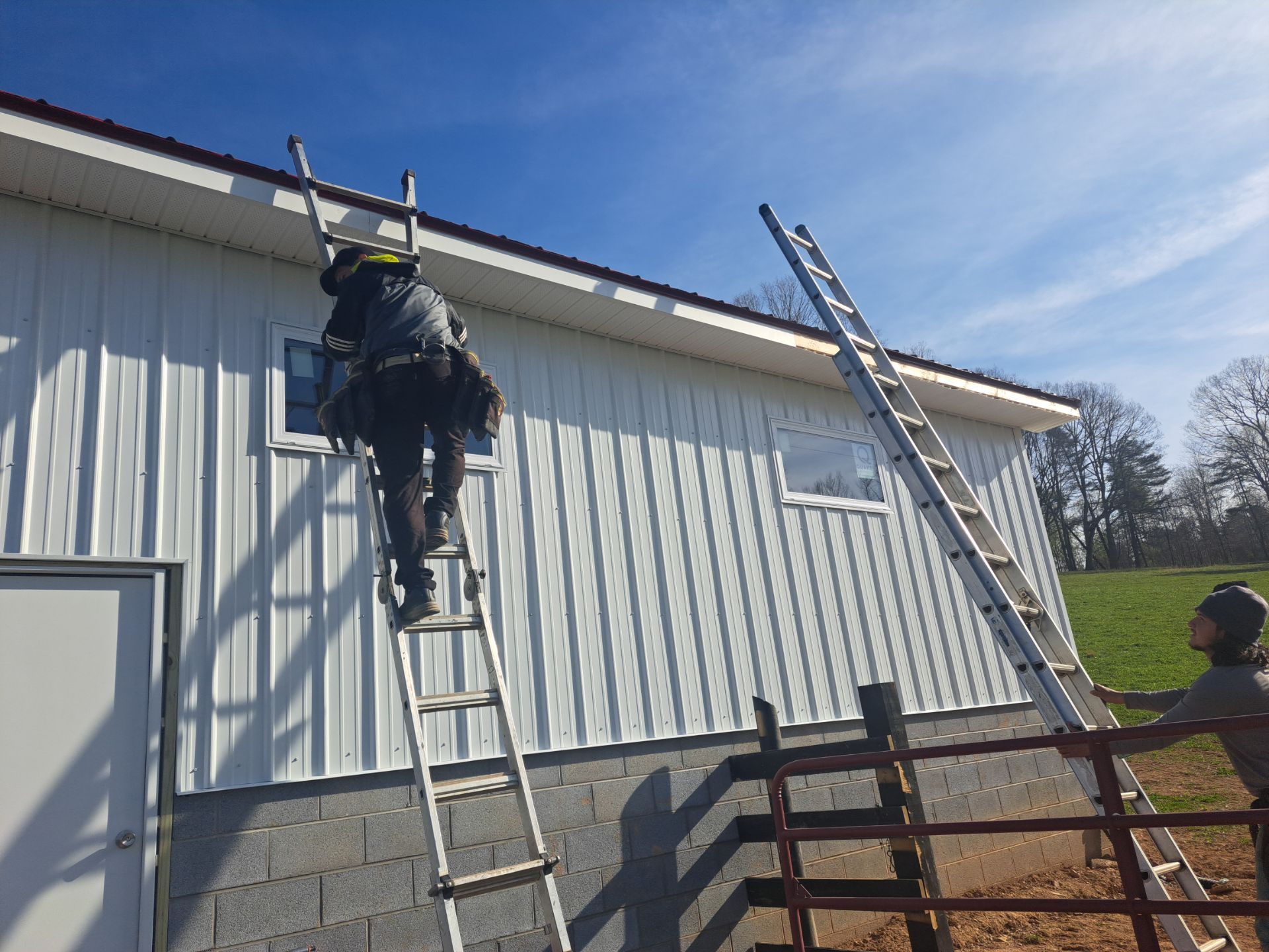 Lawson Garage by Omnia Roofing