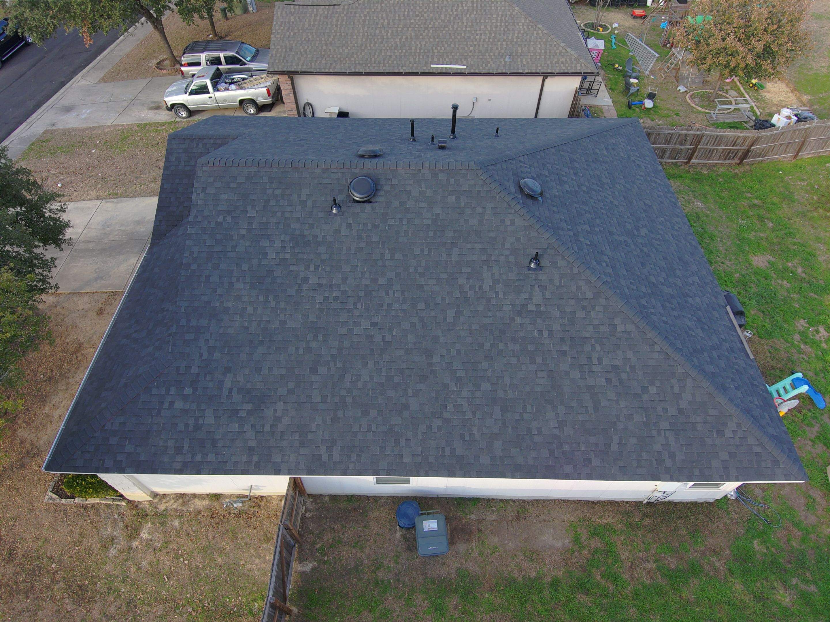 Onyx Black - Owens Corning TruDefinition Duration by RoofsOnly.com
