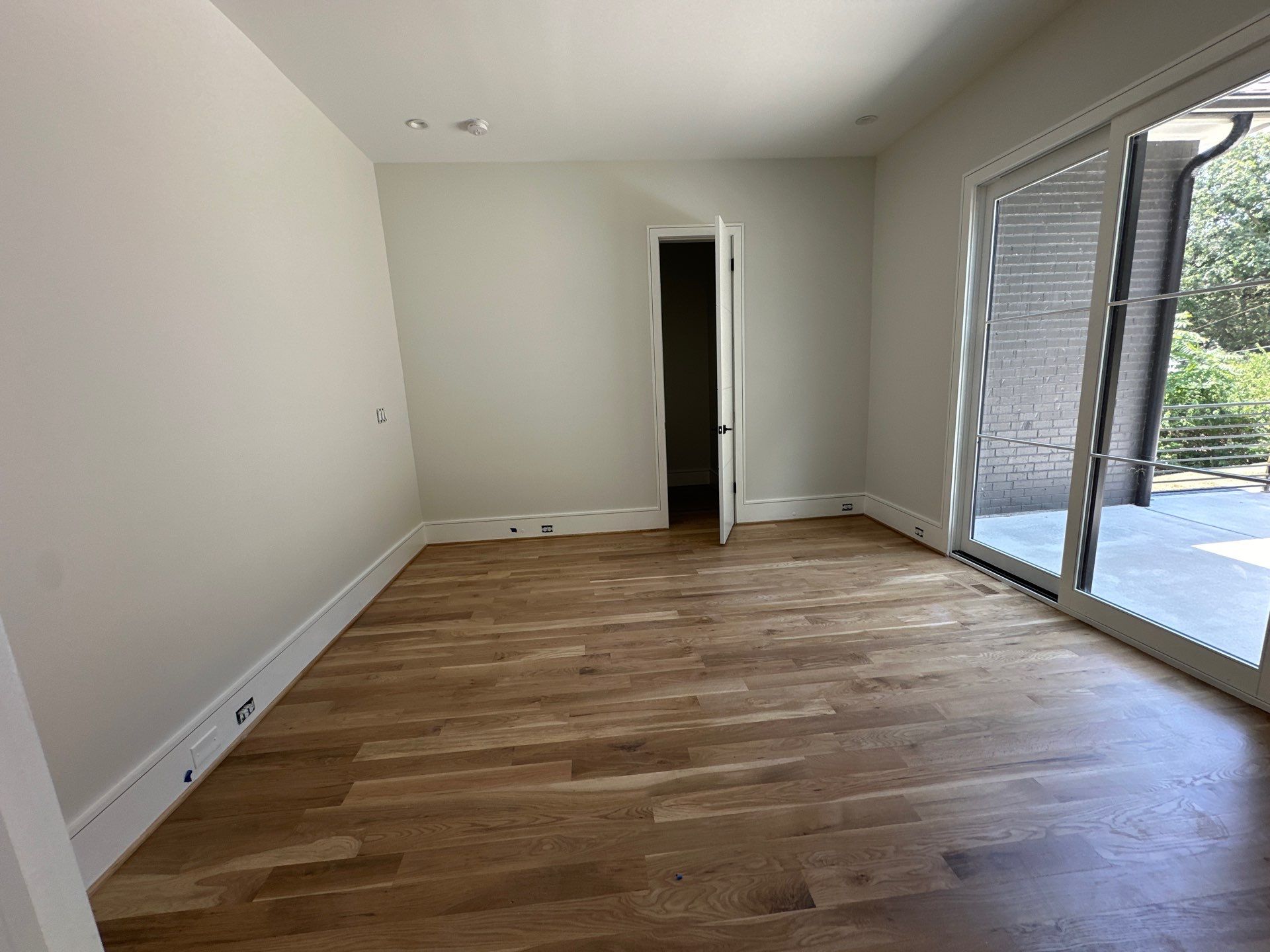 Interior Paint and Flooring in Nashville by Music City Improvements