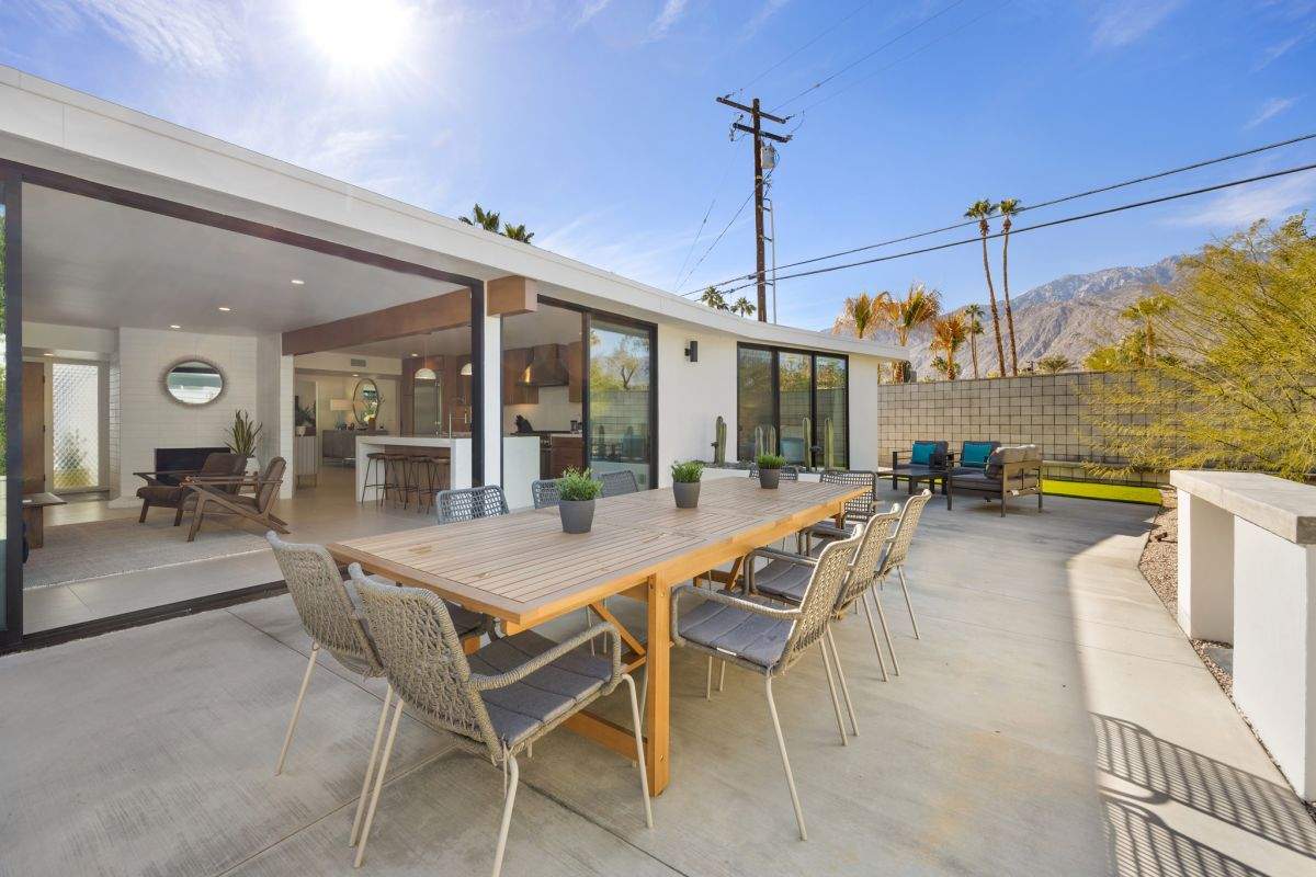 Palm Springs Midcentury Modern Home by One Stop Source