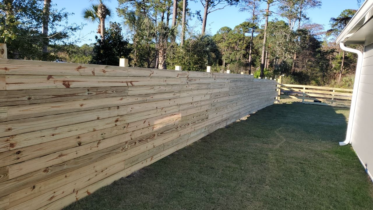 You can never go wrong with Horizontal by Hip Square Fence Inc.