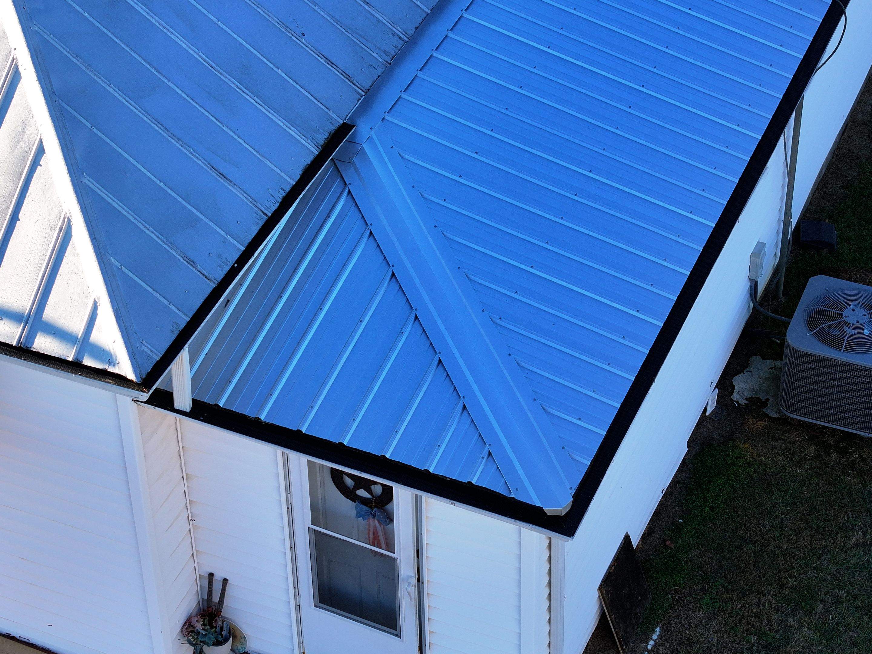 Holt Residence by Omnia Roofing