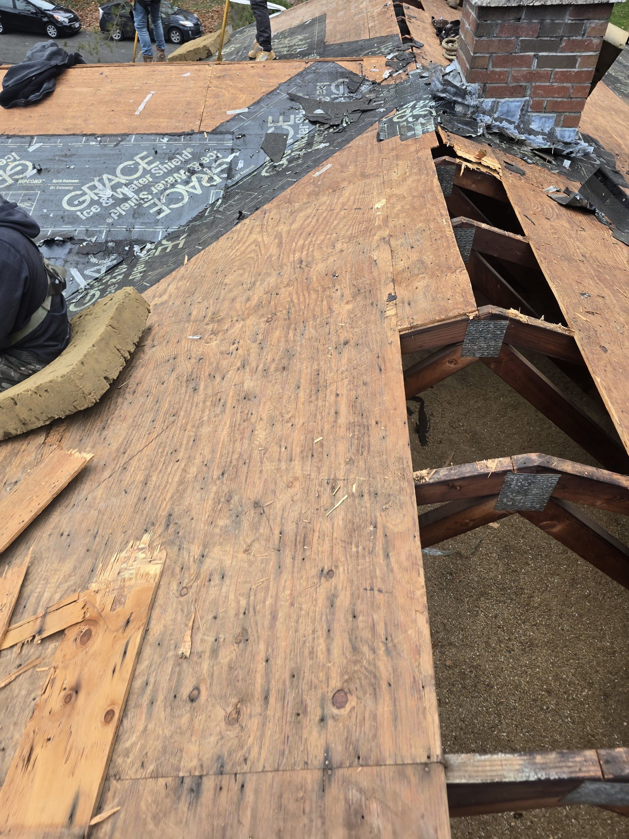 Chelmsford Complete Roof Replacement in Onyx Black with Balanced Ventilation by Mighty Dog Roofing of Greater Middlesex County