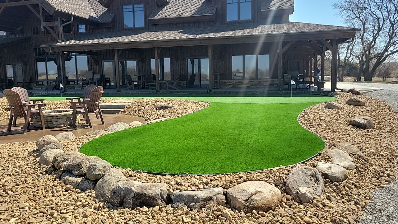 Putting Green / Driving Range / Entertaining space. by New Horizon Landscapes